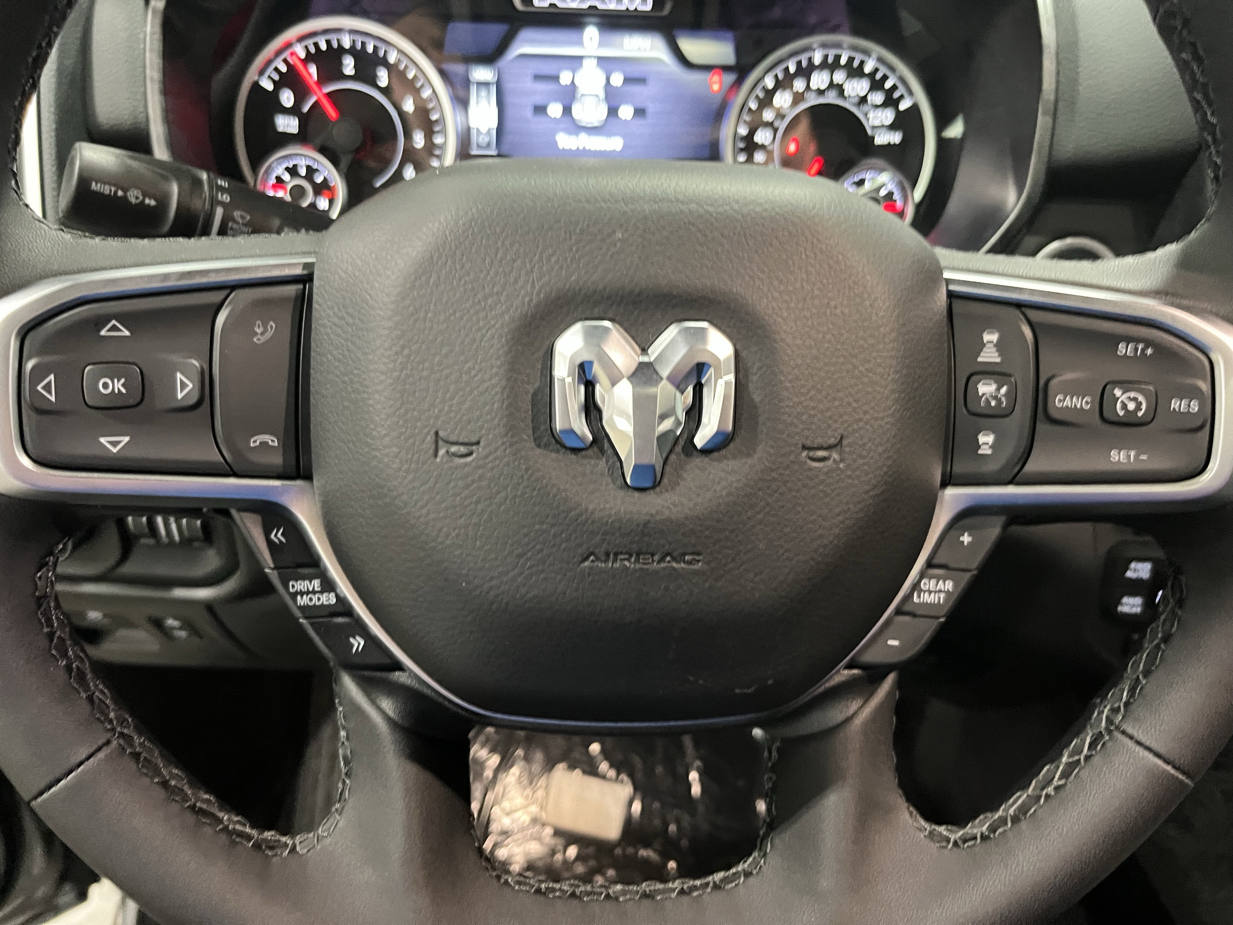 2025 RAM Ram 1500 RAM 1500 BIG HORN CREW CAB 4X4 5'7' BOX