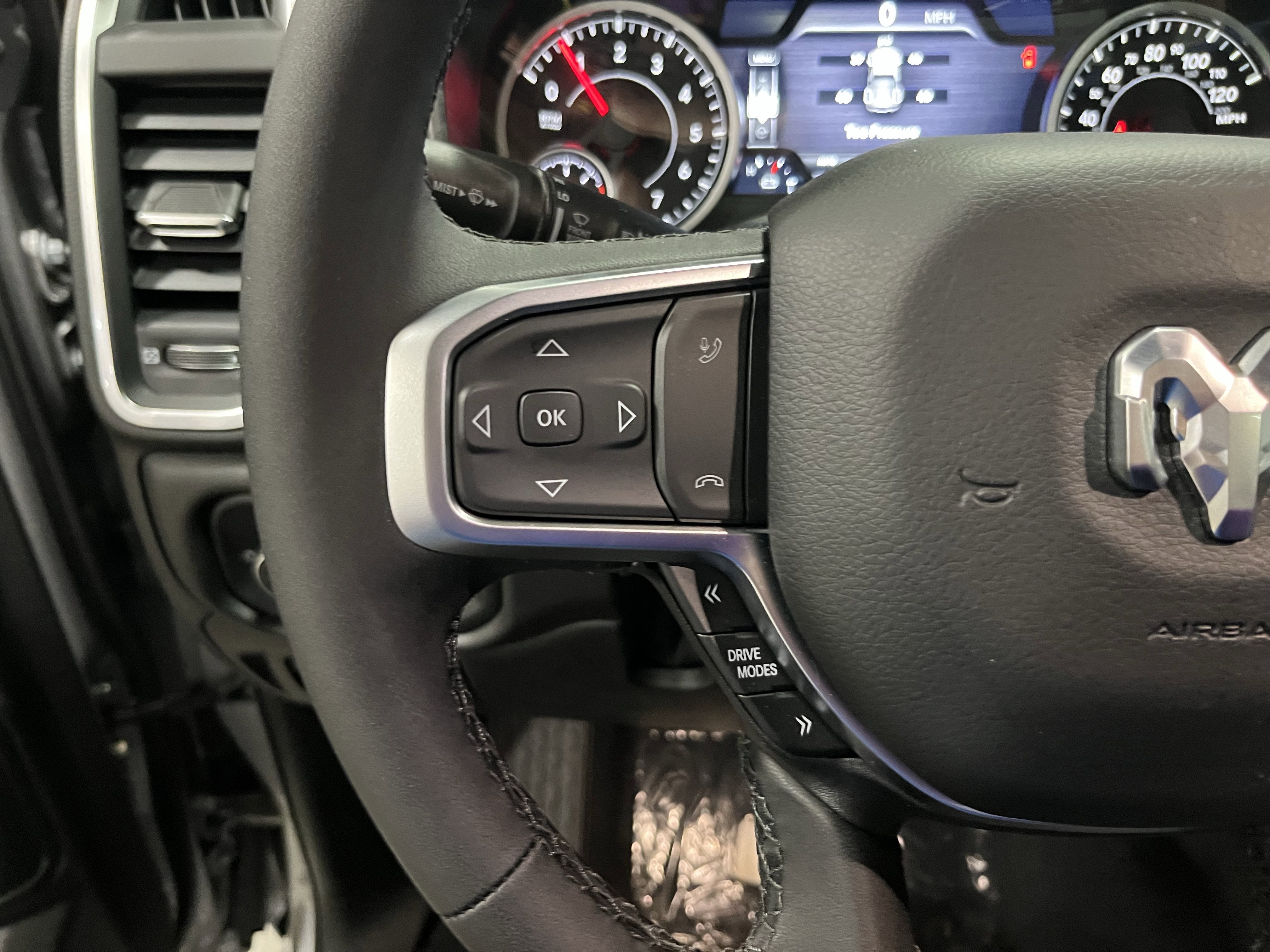 2025 RAM Ram 1500 RAM 1500 BIG HORN CREW CAB 4X4 5'7' BOX