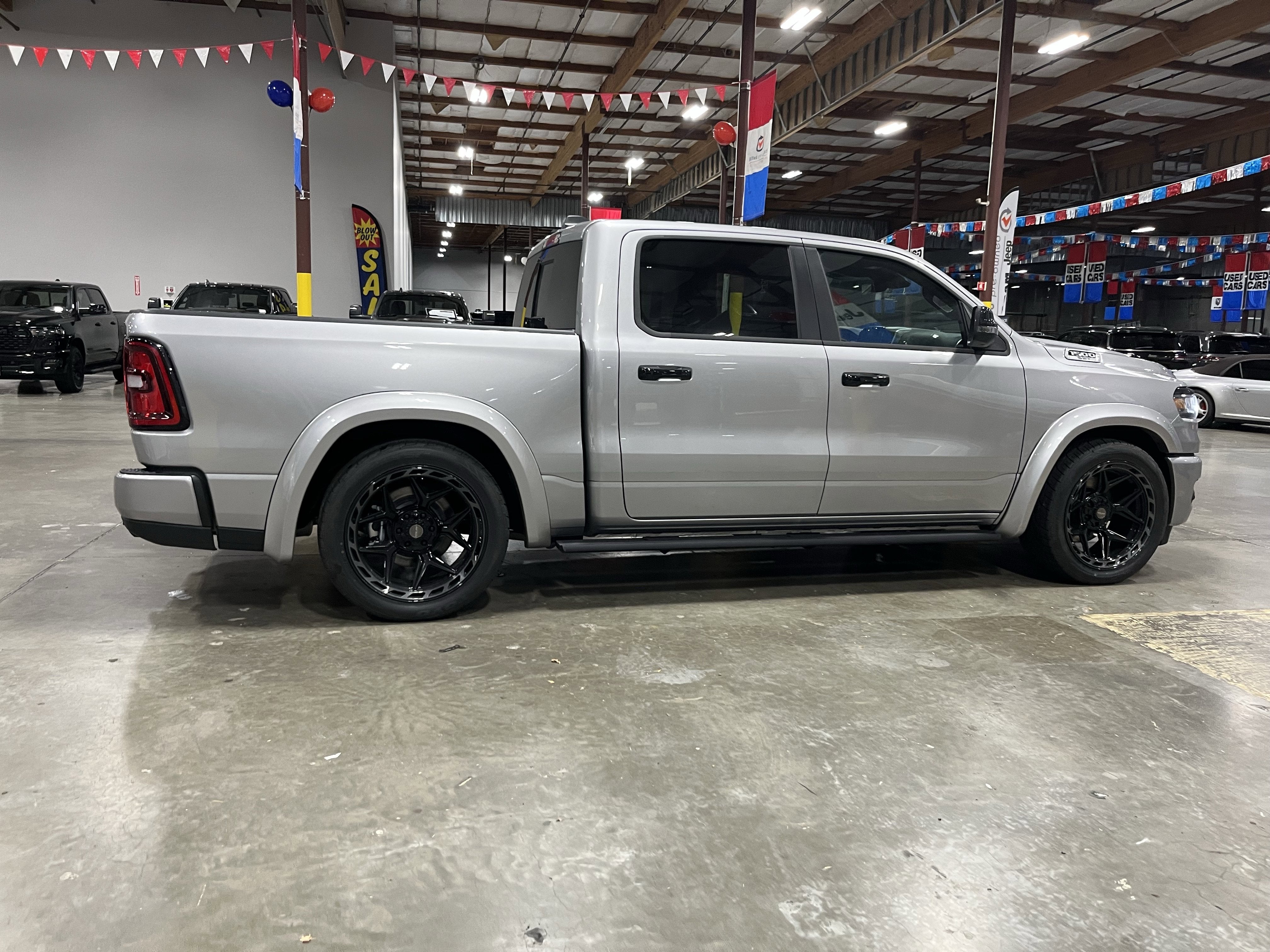 2025 RAM Ram 1500 RAM 1500 BIG HORN CREW CAB 4X4 5'7' BOX