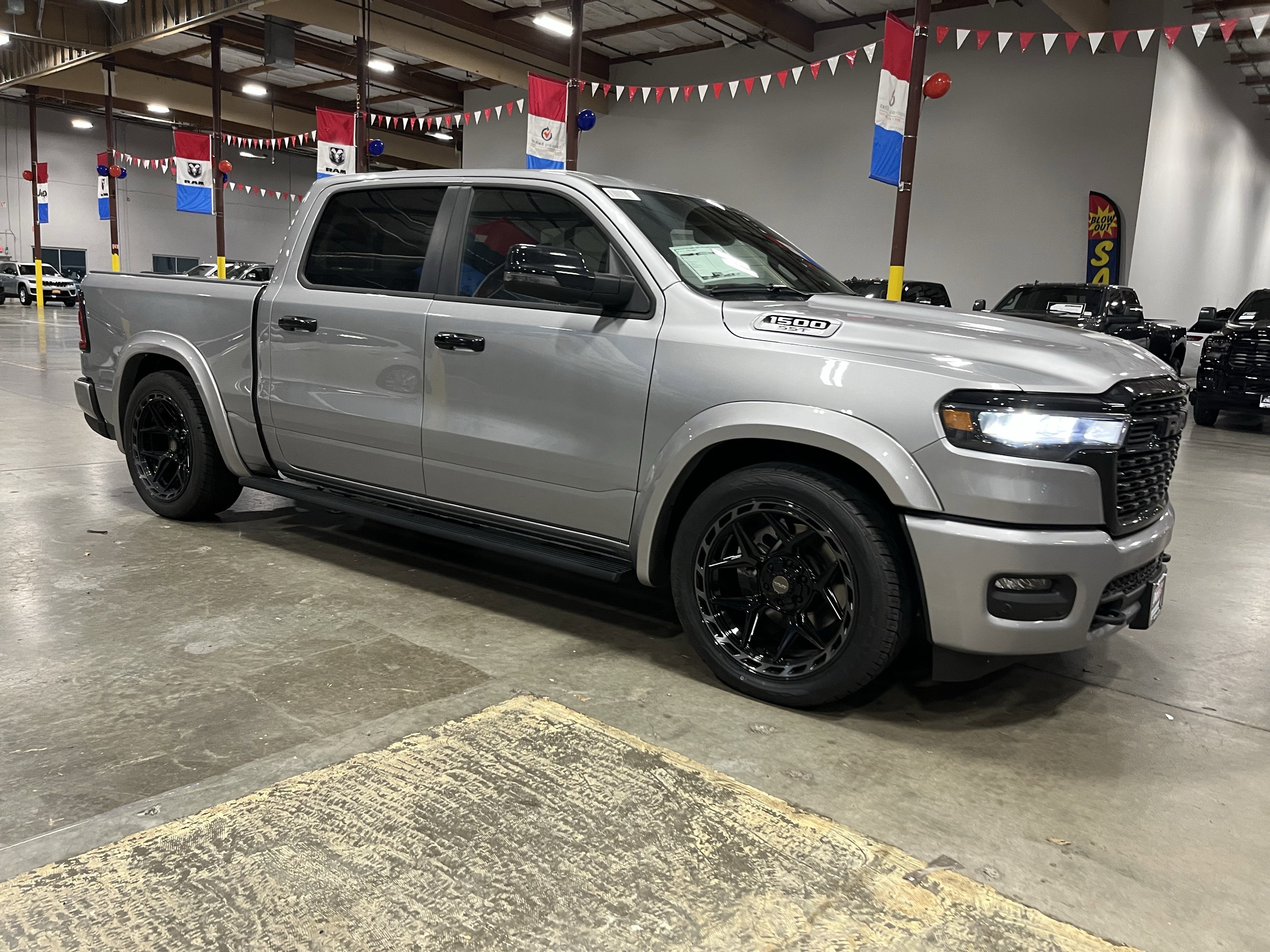 2025 RAM Ram 1500 RAM 1500 BIG HORN CREW CAB 4X4 5'7' BOX
