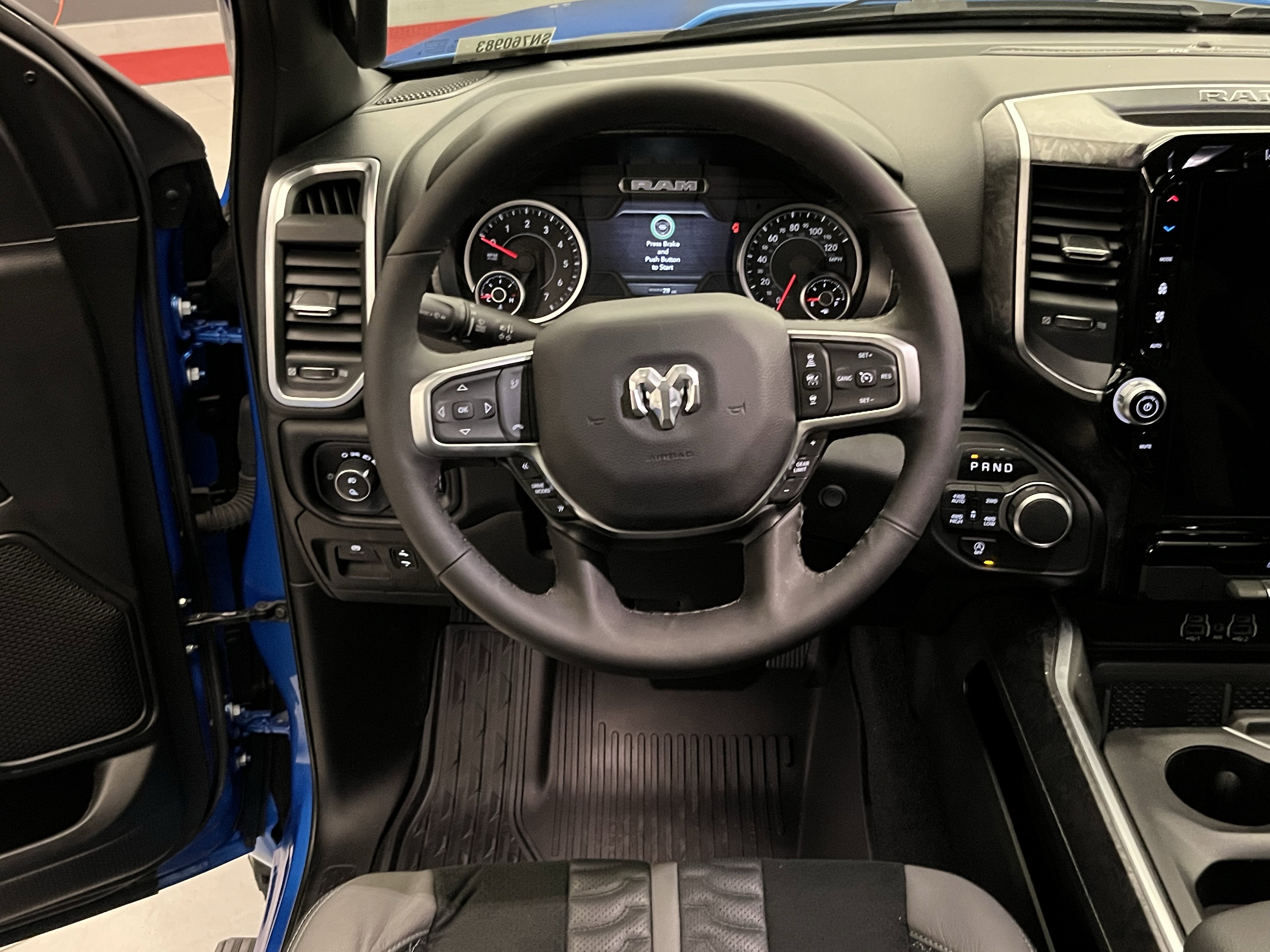 2025 RAM Ram 1500 RAM 1500 BIG HORN CREW CAB 4X4 5'7' BOX