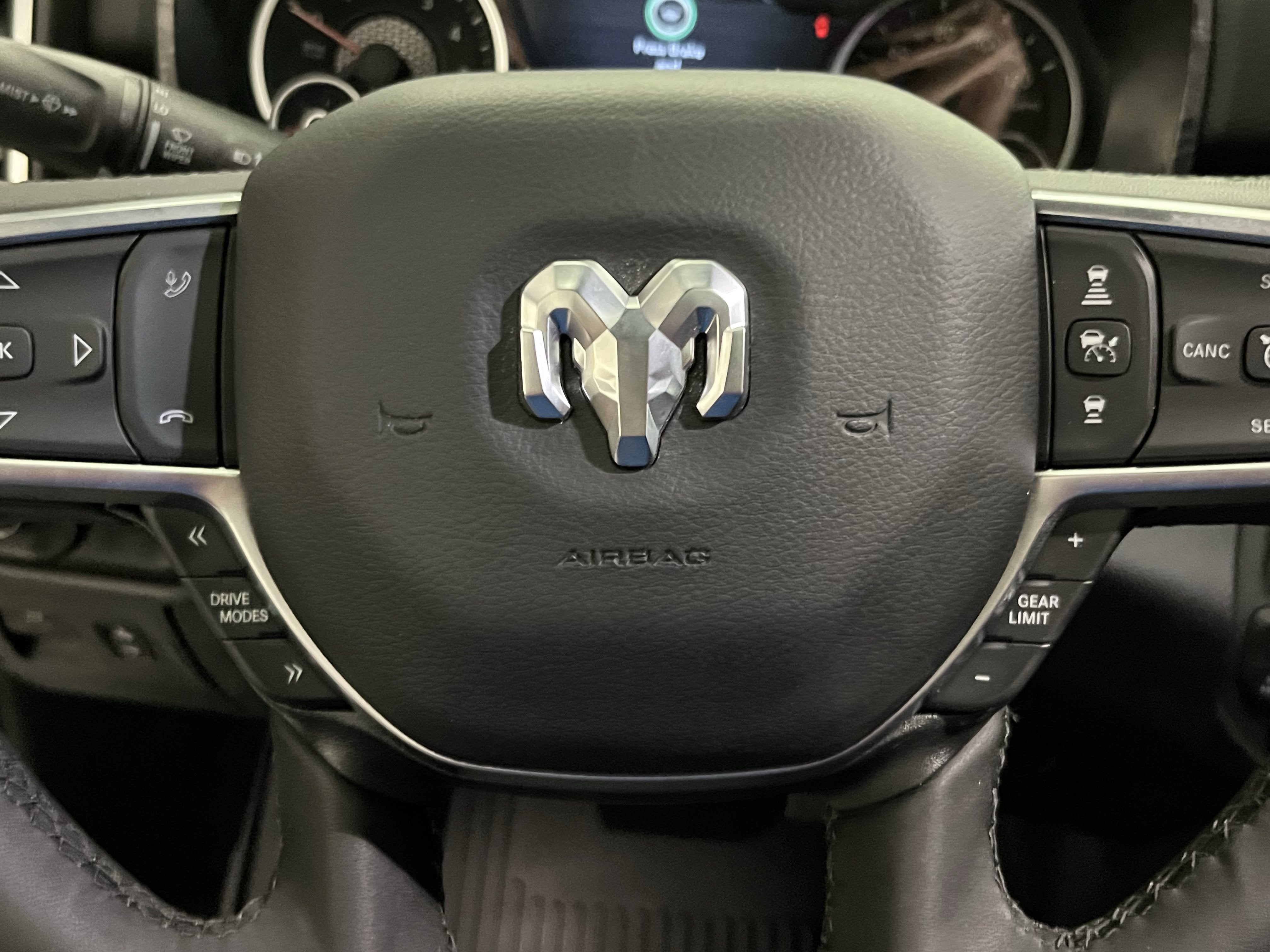 2025 RAM Ram 1500 RAM 1500 BIG HORN CREW CAB 4X4 5'7' BOX