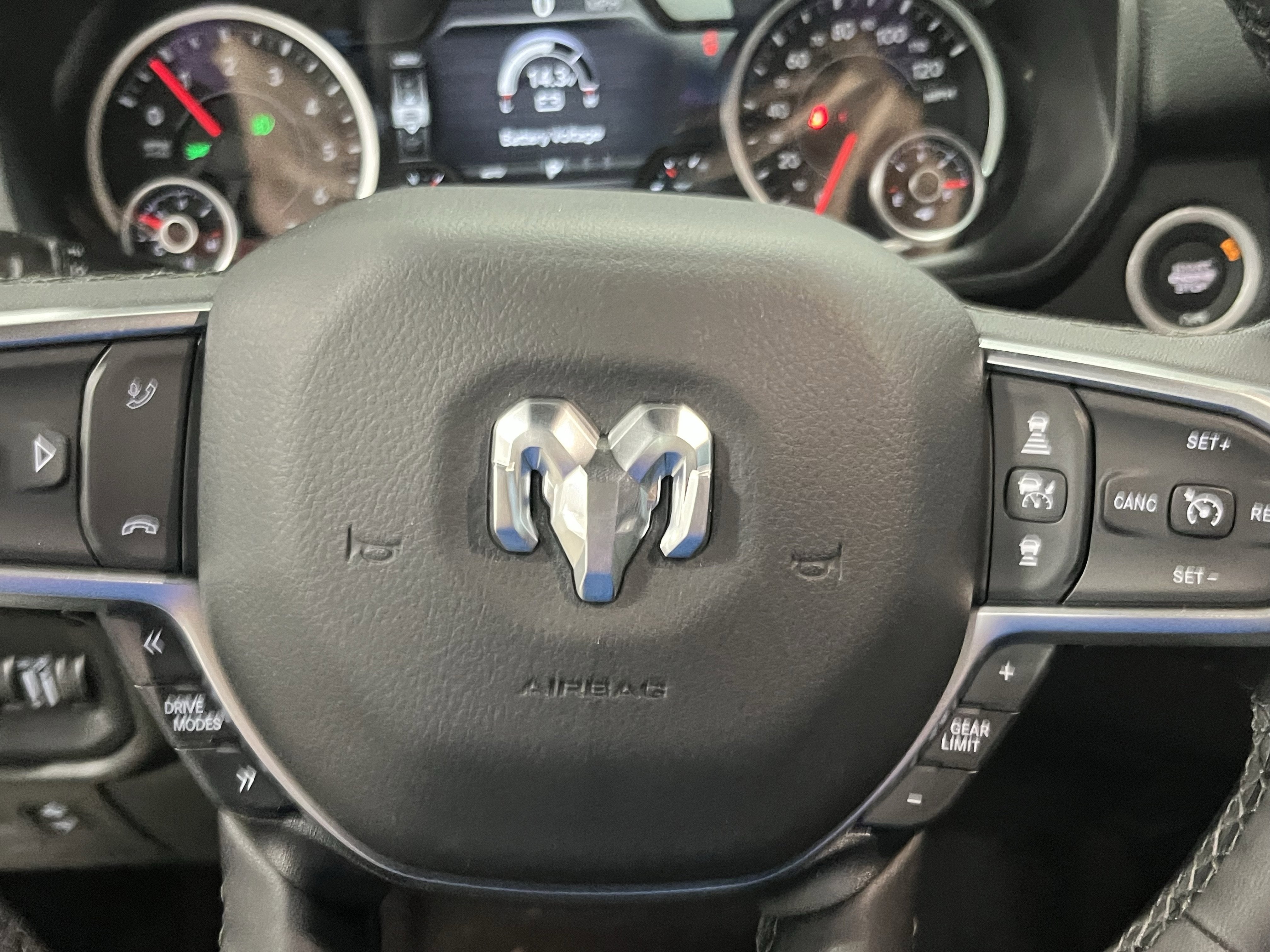 2025 RAM Ram 1500 RAM 1500 BIG HORN CREW CAB 4X4 5'7' BOX