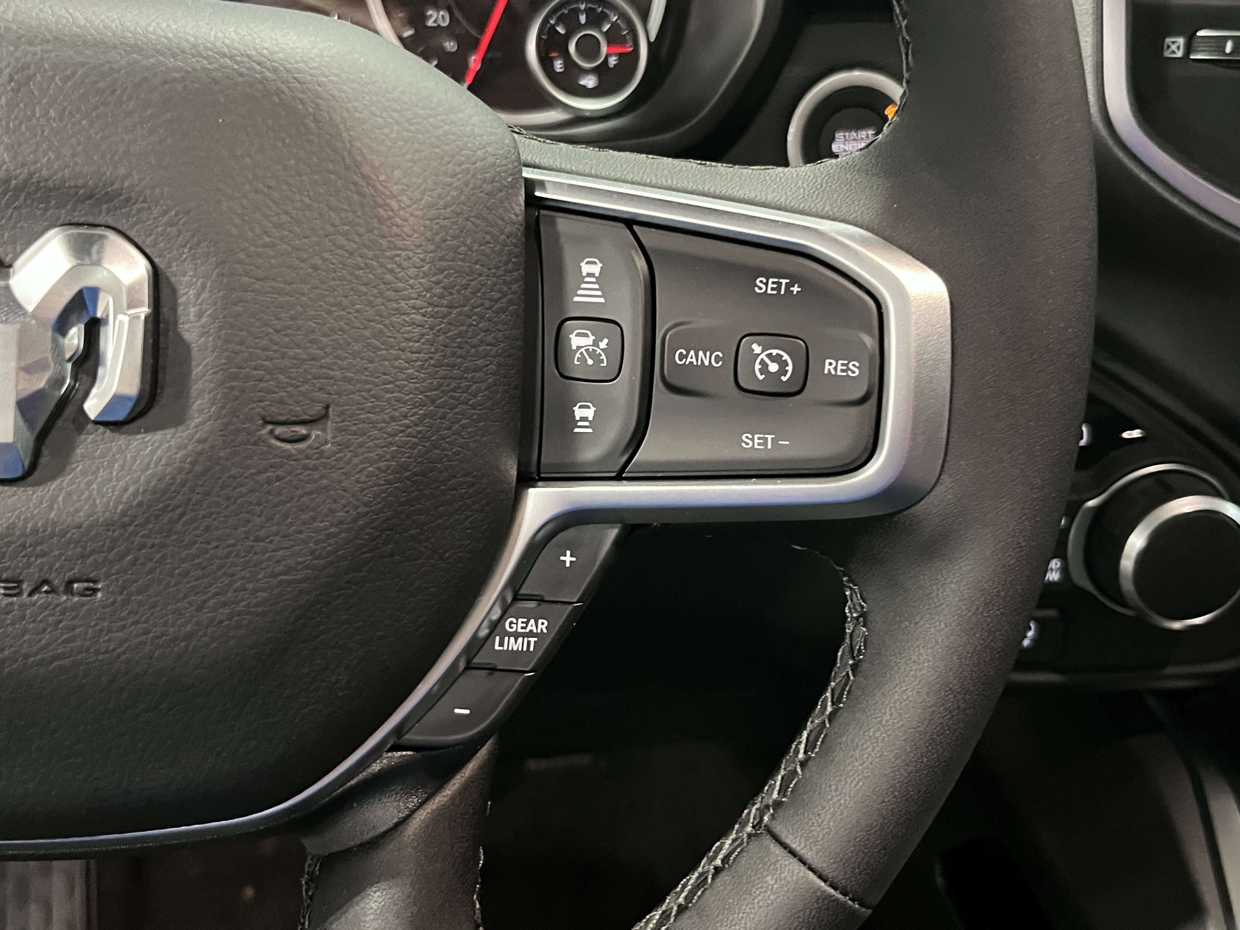 2025 RAM Ram 1500 RAM 1500 BIG HORN CREW CAB 4X4 5'7' BOX