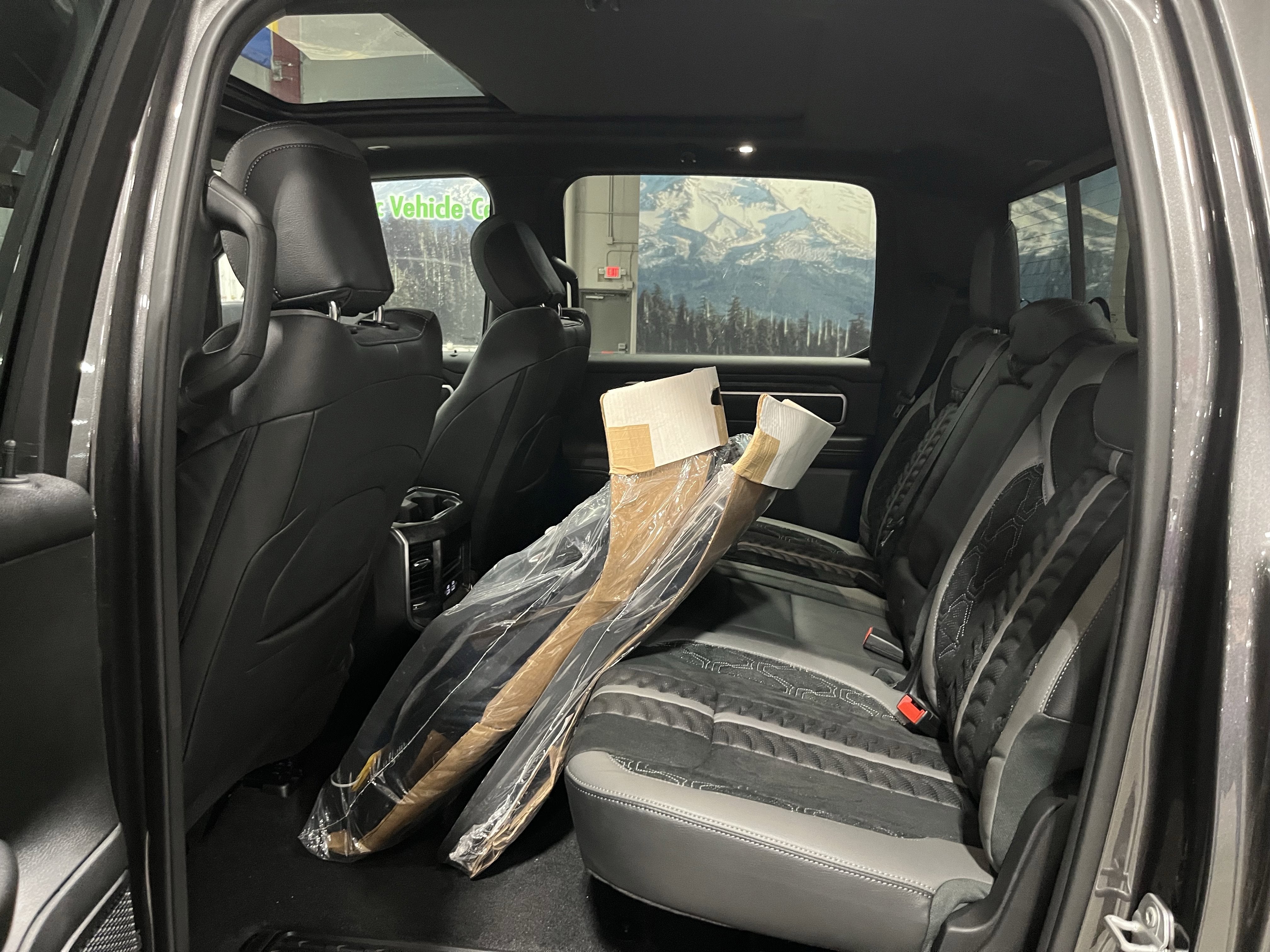 2025 RAM Ram 1500 RAM 1500 BIG HORN CREW CAB 4X4 5'7' BOX