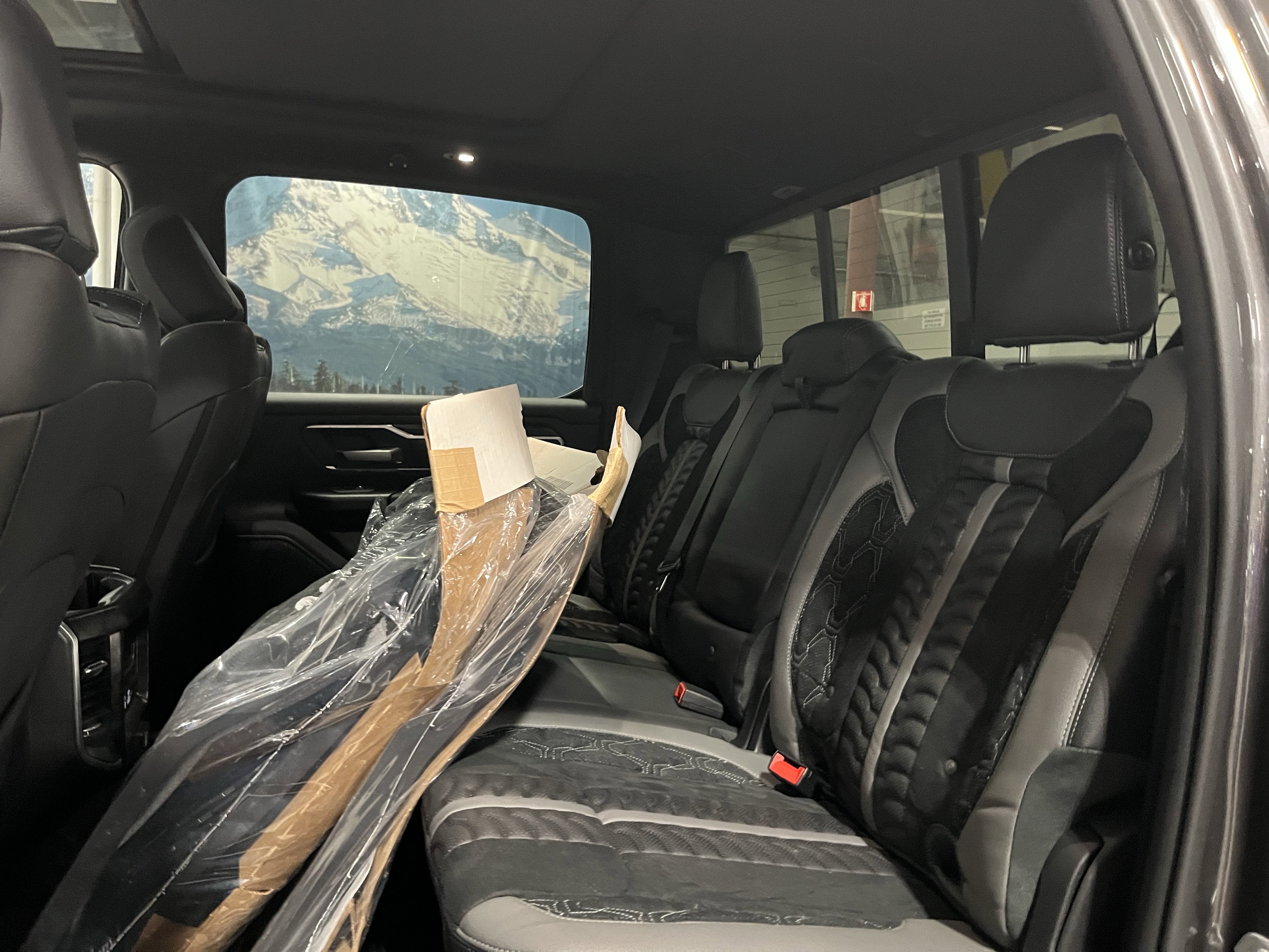 2025 RAM Ram 1500 RAM 1500 BIG HORN CREW CAB 4X4 5'7' BOX