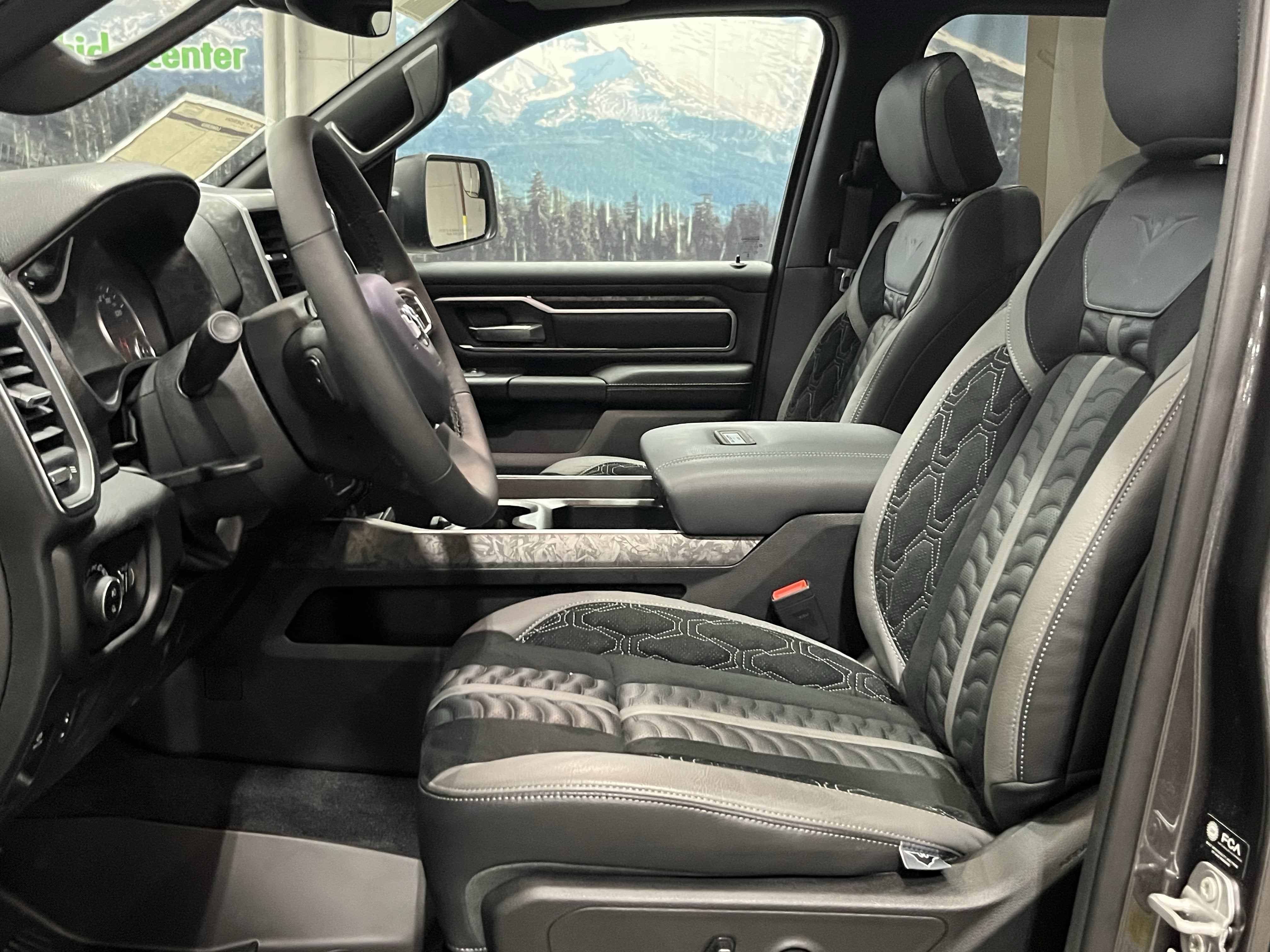 2025 RAM Ram 1500 RAM 1500 BIG HORN CREW CAB 4X4 5'7' BOX