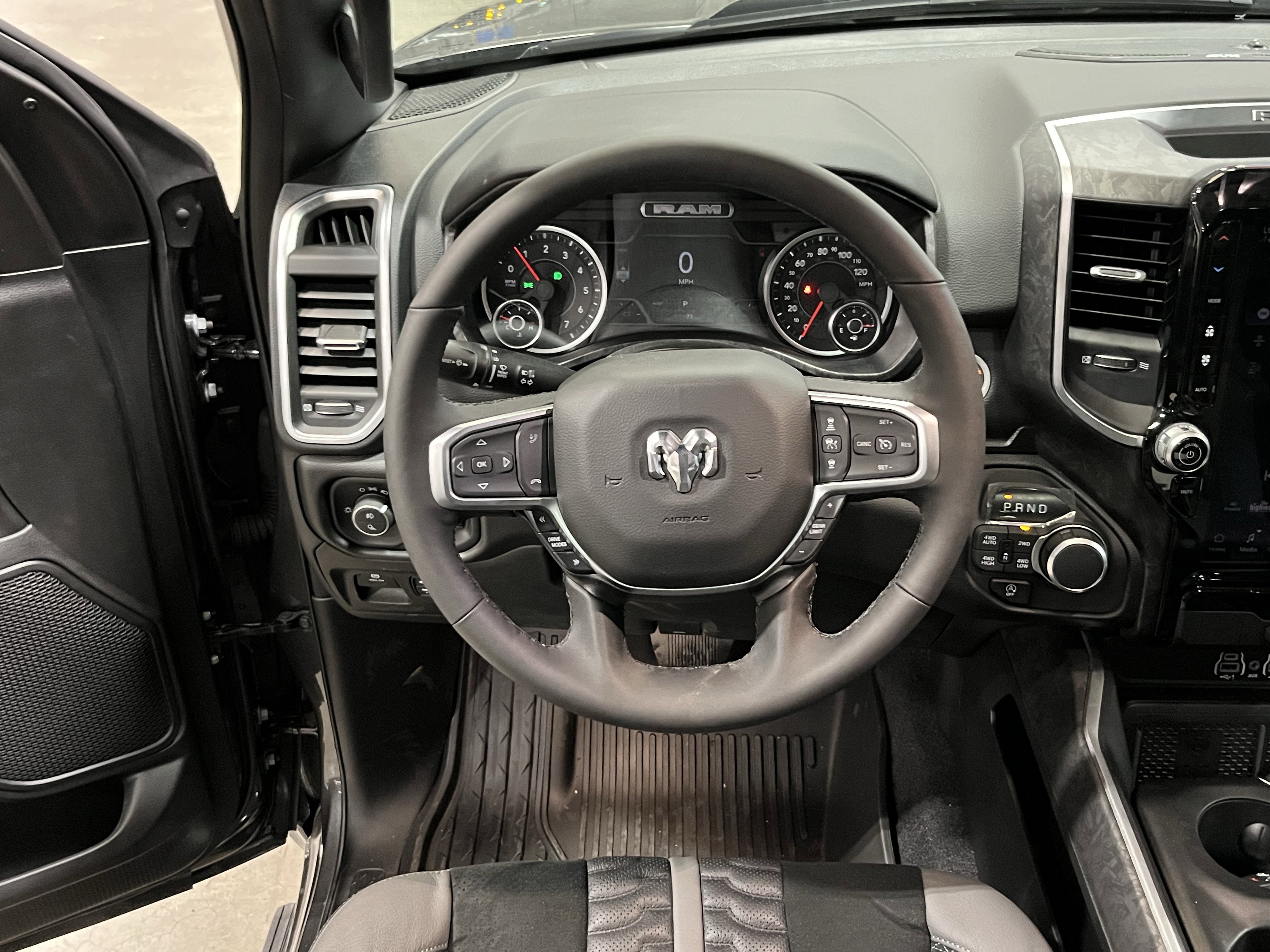 2025 RAM Ram 1500 RAM 1500 BIG HORN CREW CAB 4X4 5'7' BOX