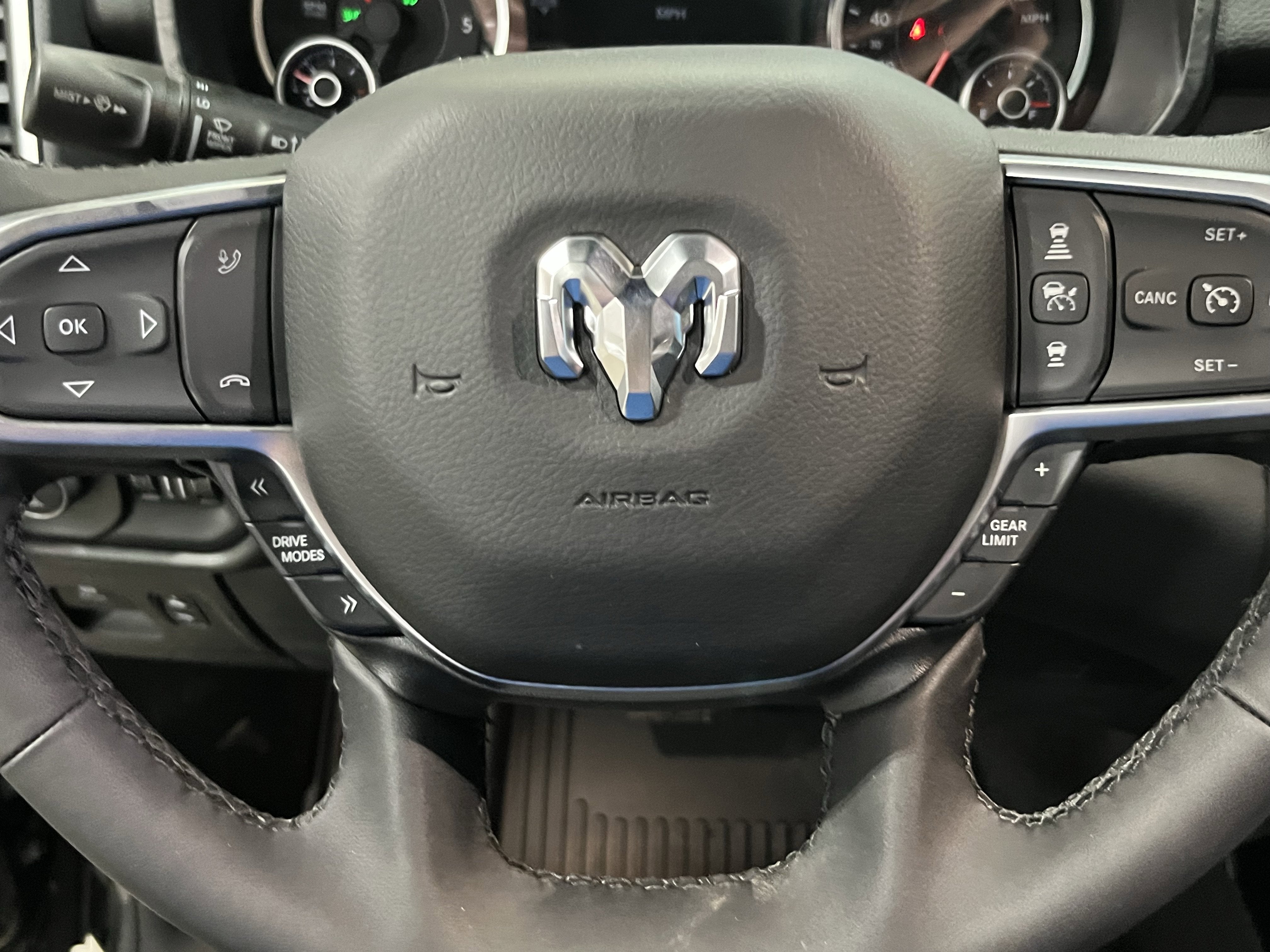 2025 RAM Ram 1500 RAM 1500 BIG HORN CREW CAB 4X4 5'7' BOX