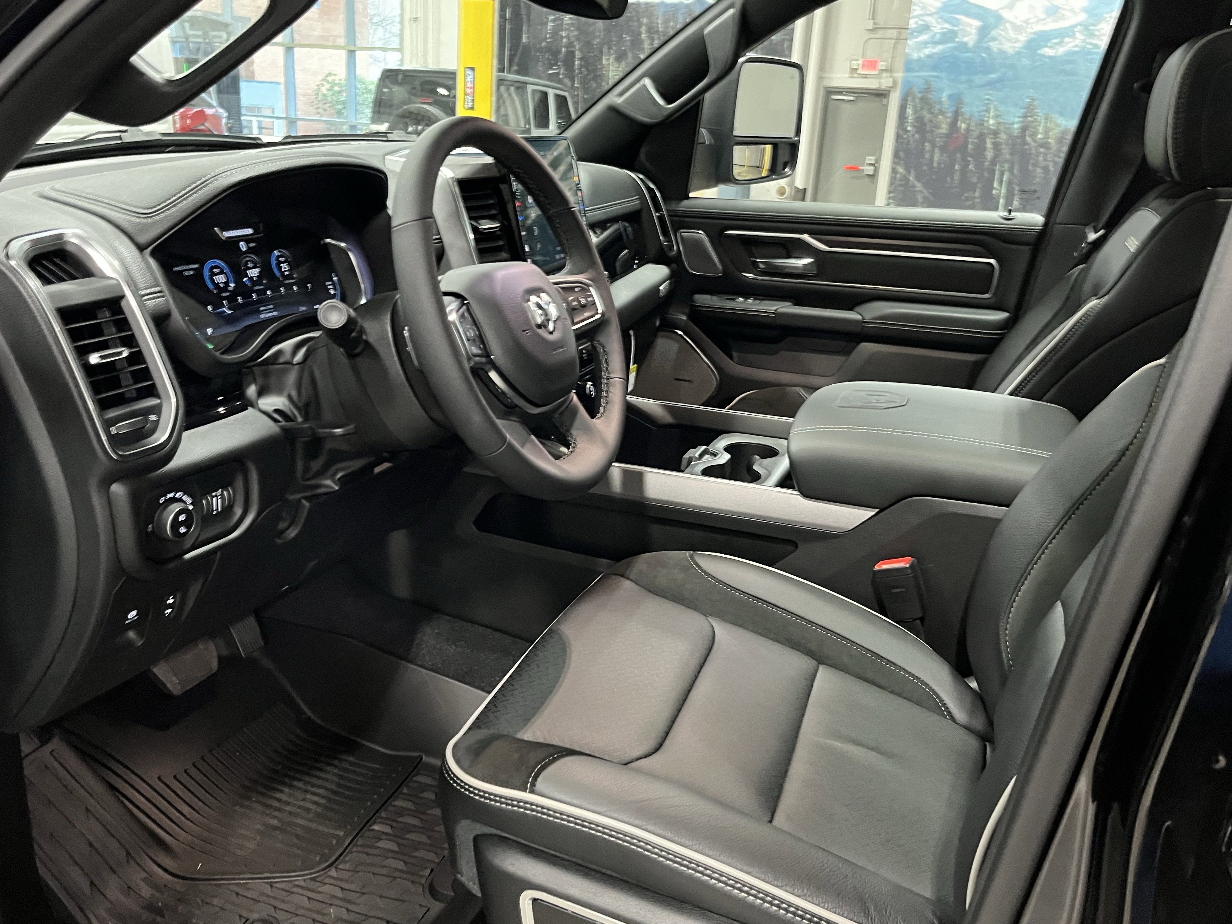 2025 RAM Ram 1500 RAM 1500 LARAMIE CREW CAB 4X4 5'7' BOX