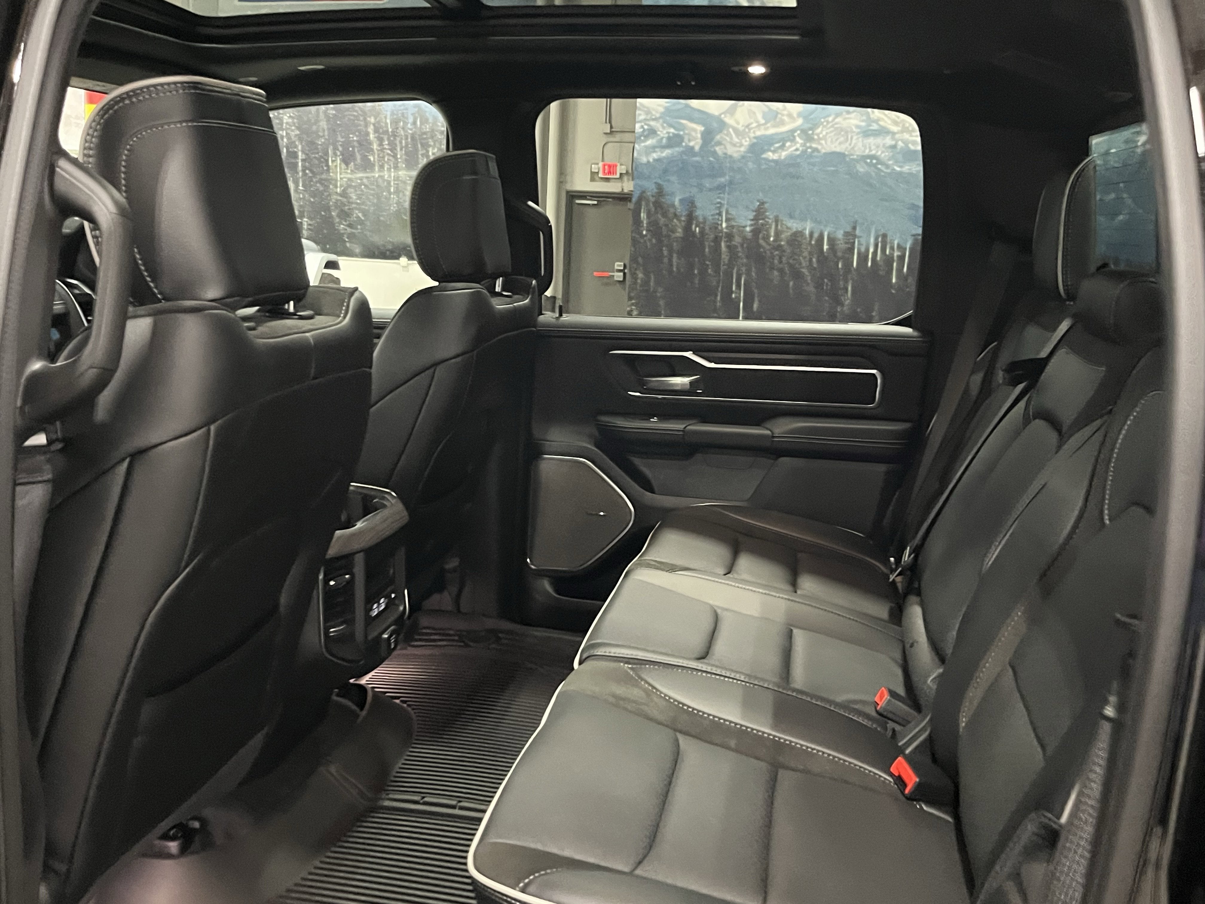 2025 RAM Ram 1500 RAM 1500 LARAMIE CREW CAB 4X4 5'7' BOX