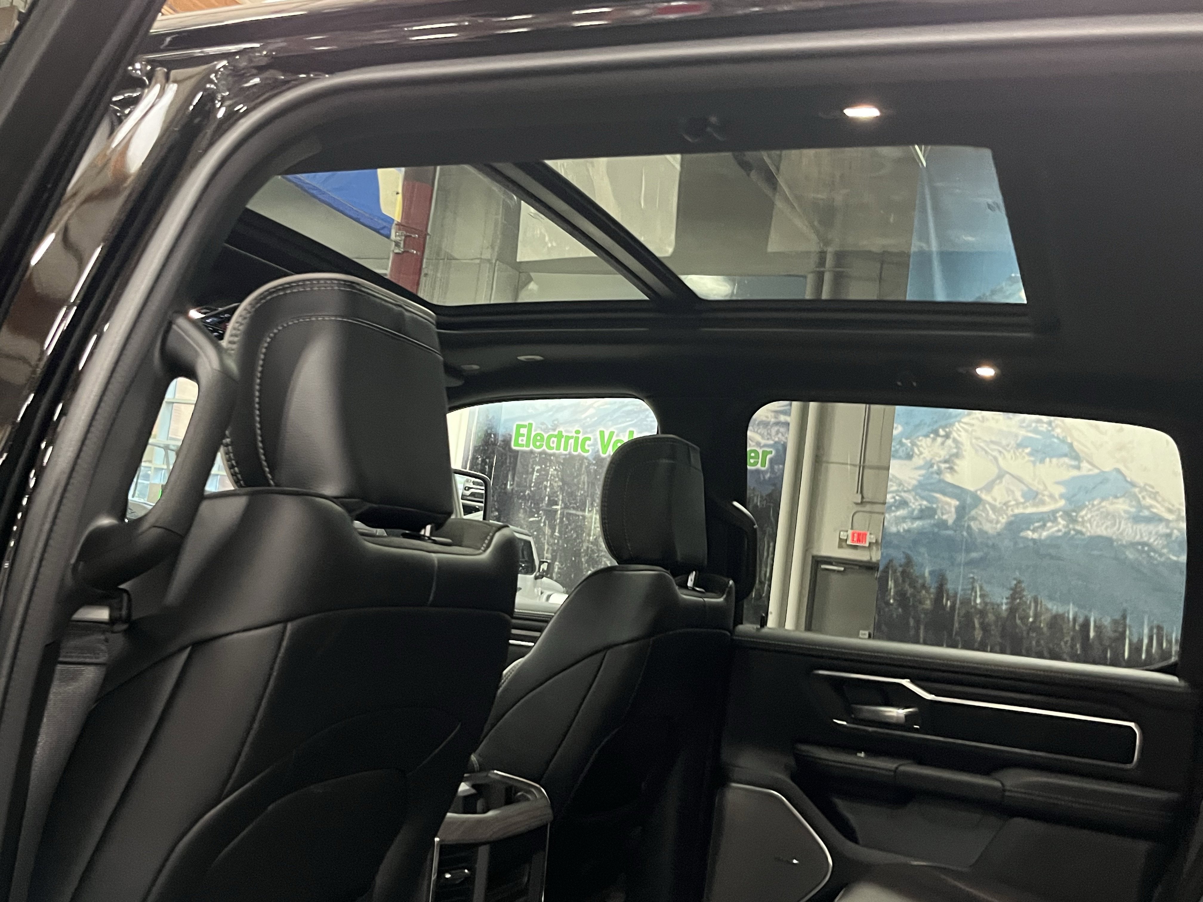 2025 RAM Ram 1500 RAM 1500 LARAMIE CREW CAB 4X4 5'7' BOX