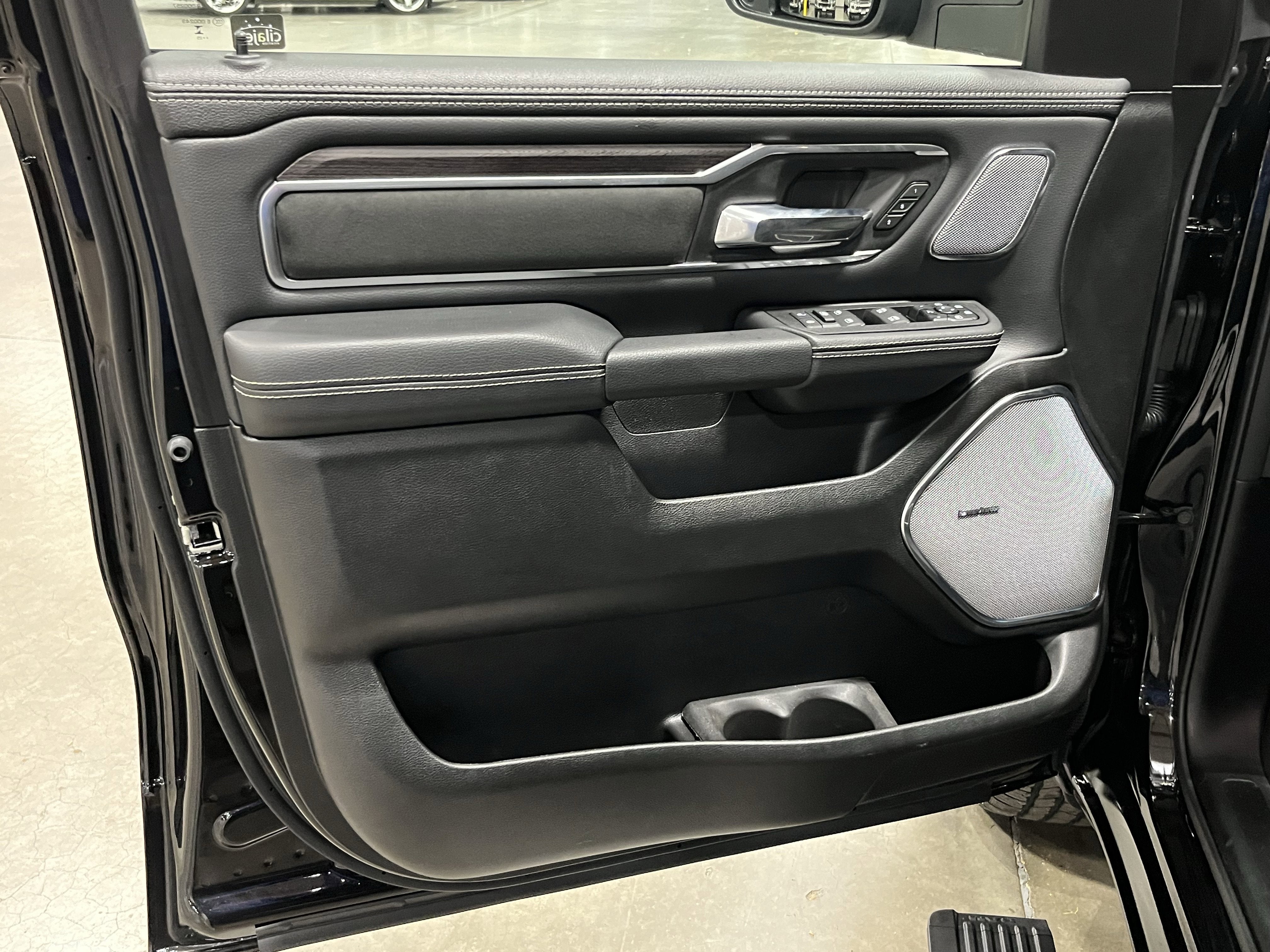 2025 RAM Ram 1500 RAM 1500 LARAMIE CREW CAB 4X4 5'7' BOX