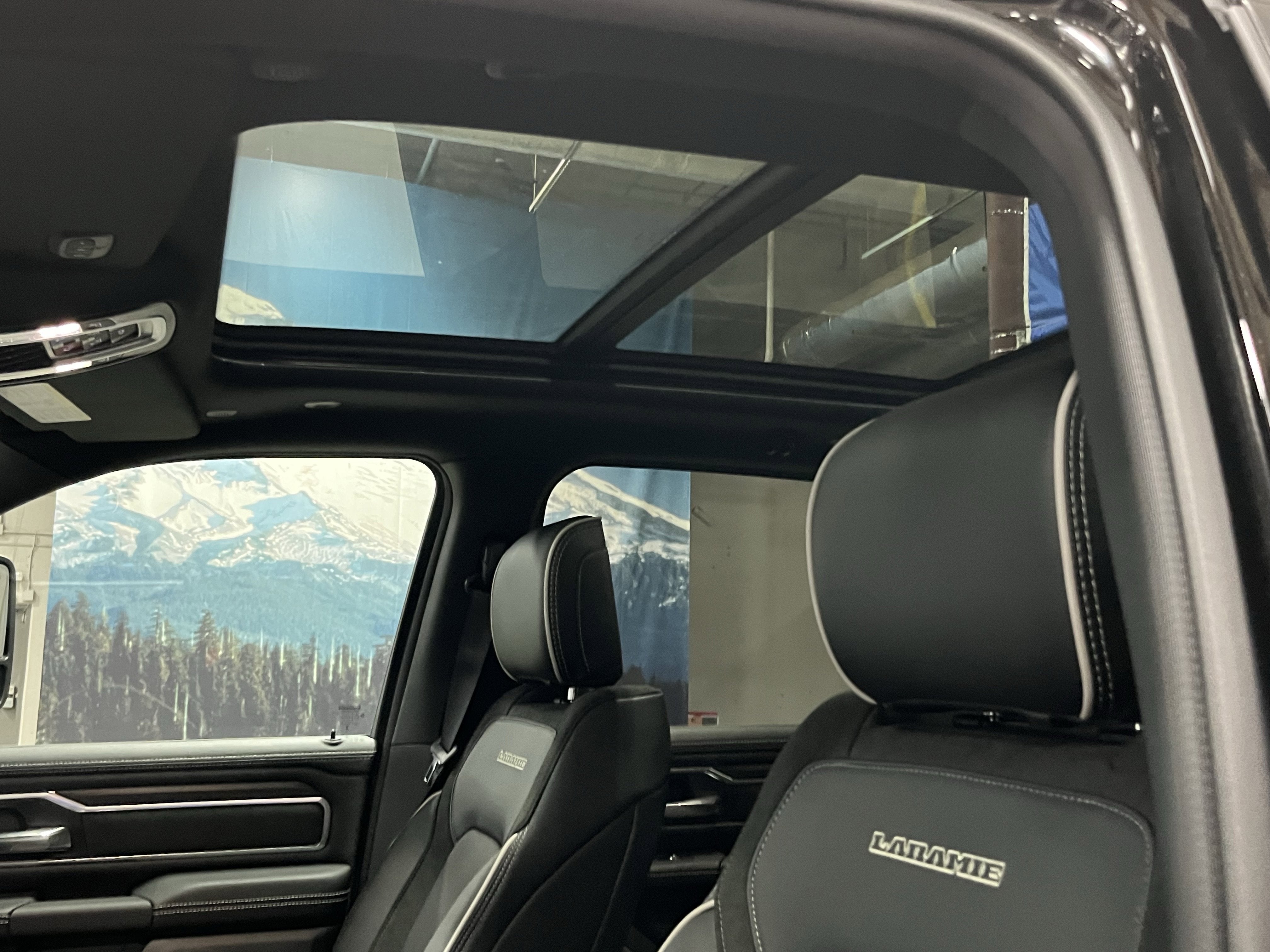 2025 RAM Ram 1500 RAM 1500 LARAMIE CREW CAB 4X4 5'7' BOX