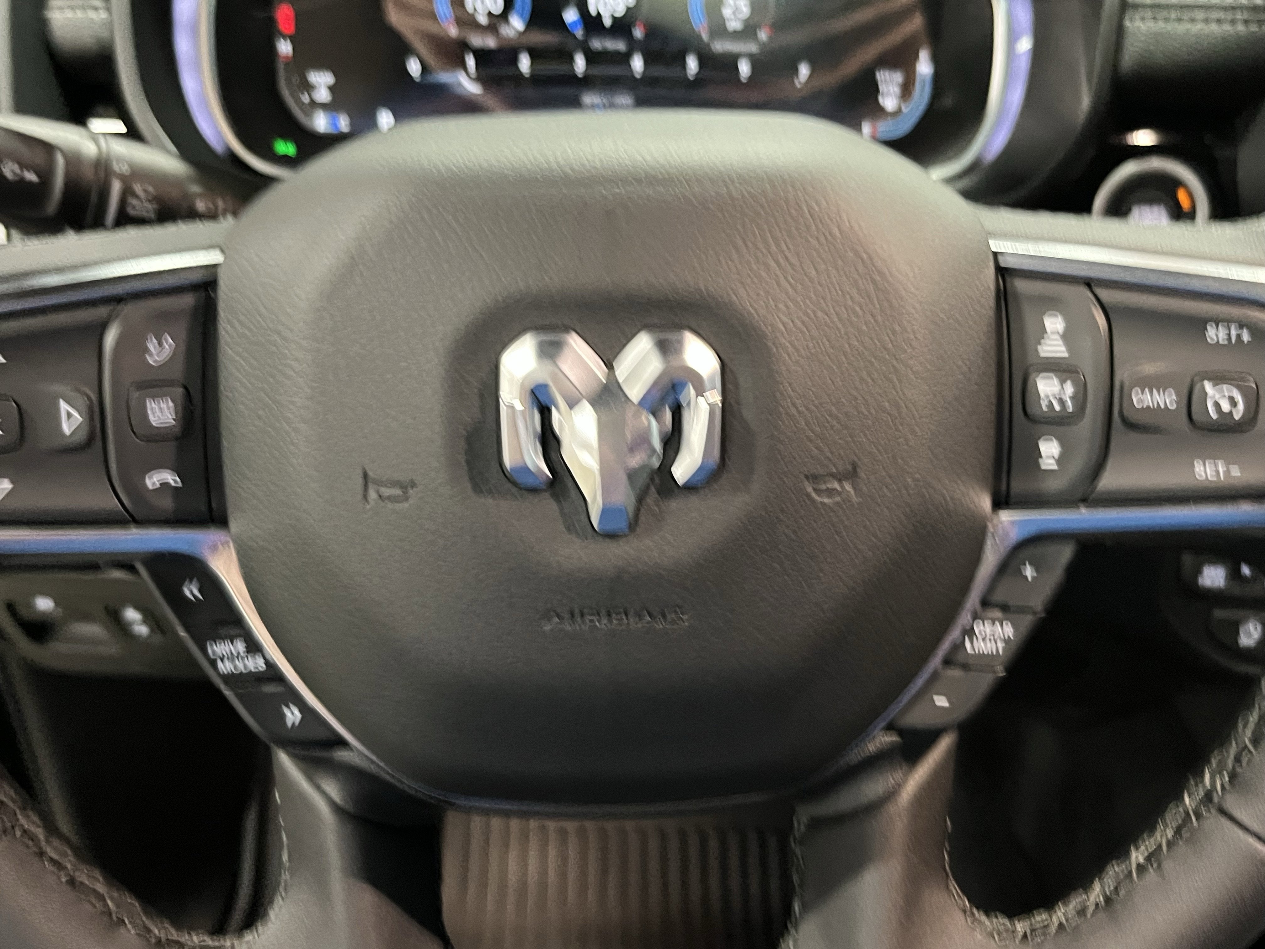 2025 RAM Ram 1500 RAM 1500 LARAMIE CREW CAB 4X4 5'7' BOX