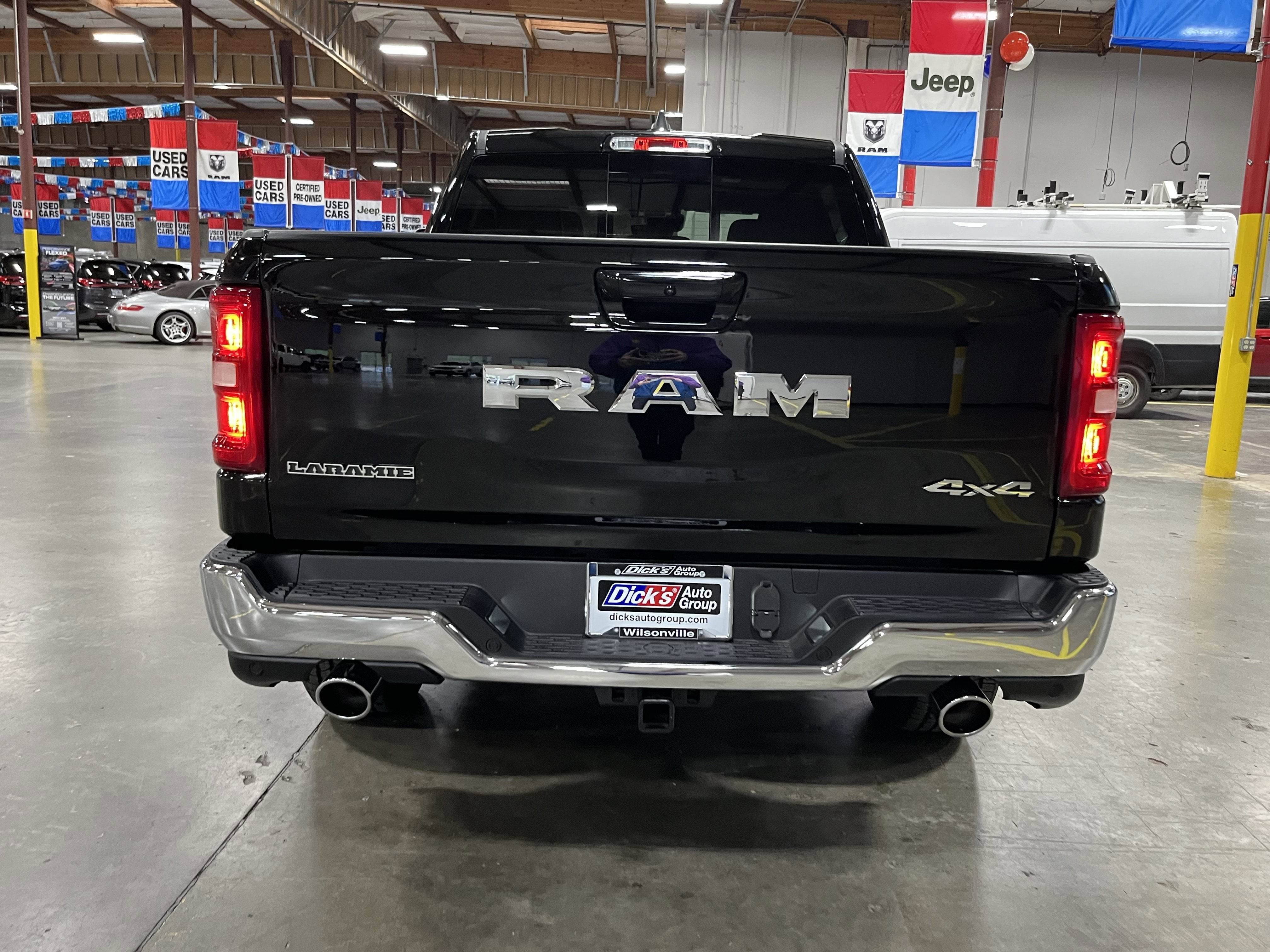 2025 RAM Ram 1500 RAM 1500 LARAMIE CREW CAB 4X4 5'7' BOX