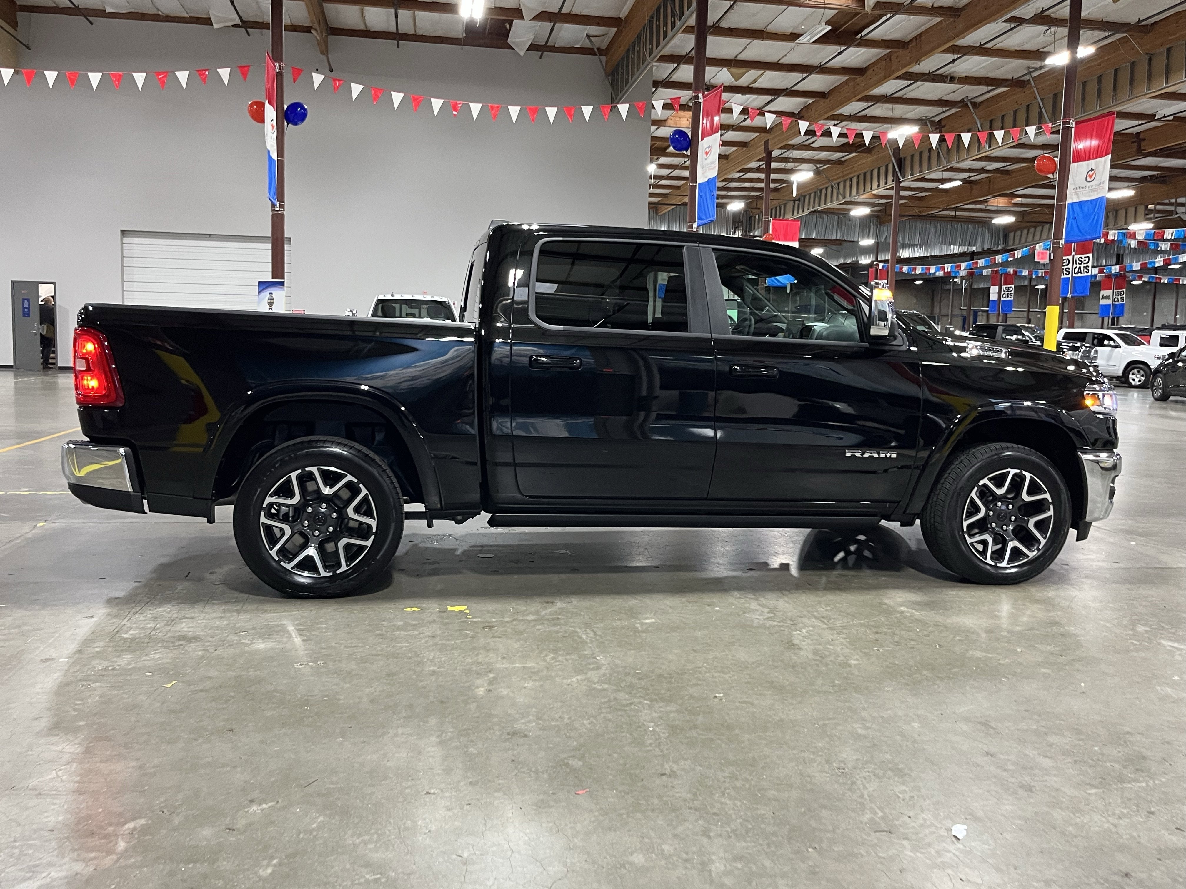 2025 RAM Ram 1500 RAM 1500 LARAMIE CREW CAB 4X4 5'7' BOX
