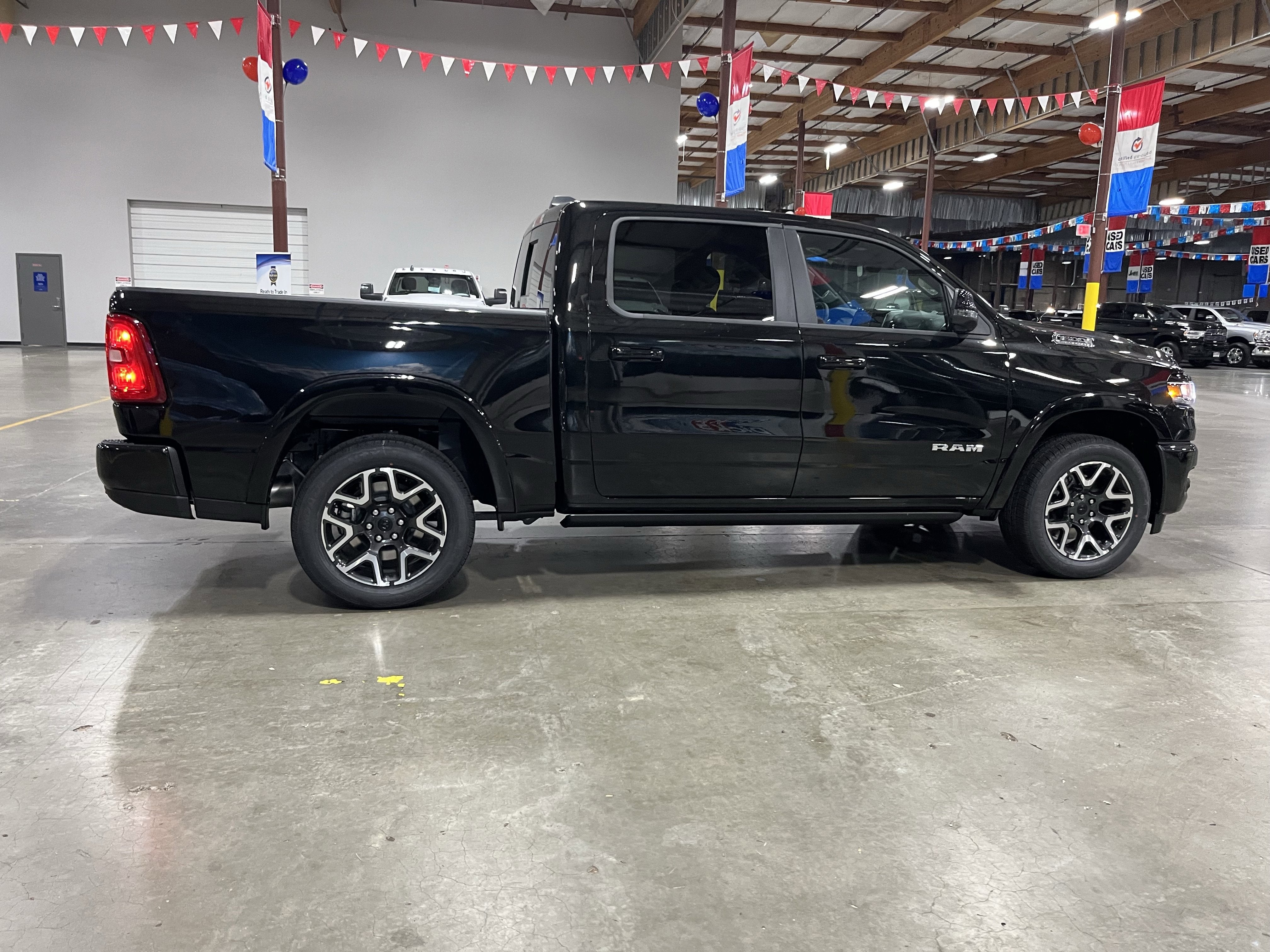 2026 RAM Ram 1500 RAM 1500 LARAMIE CREW CAB 4X4 5'7' BOX