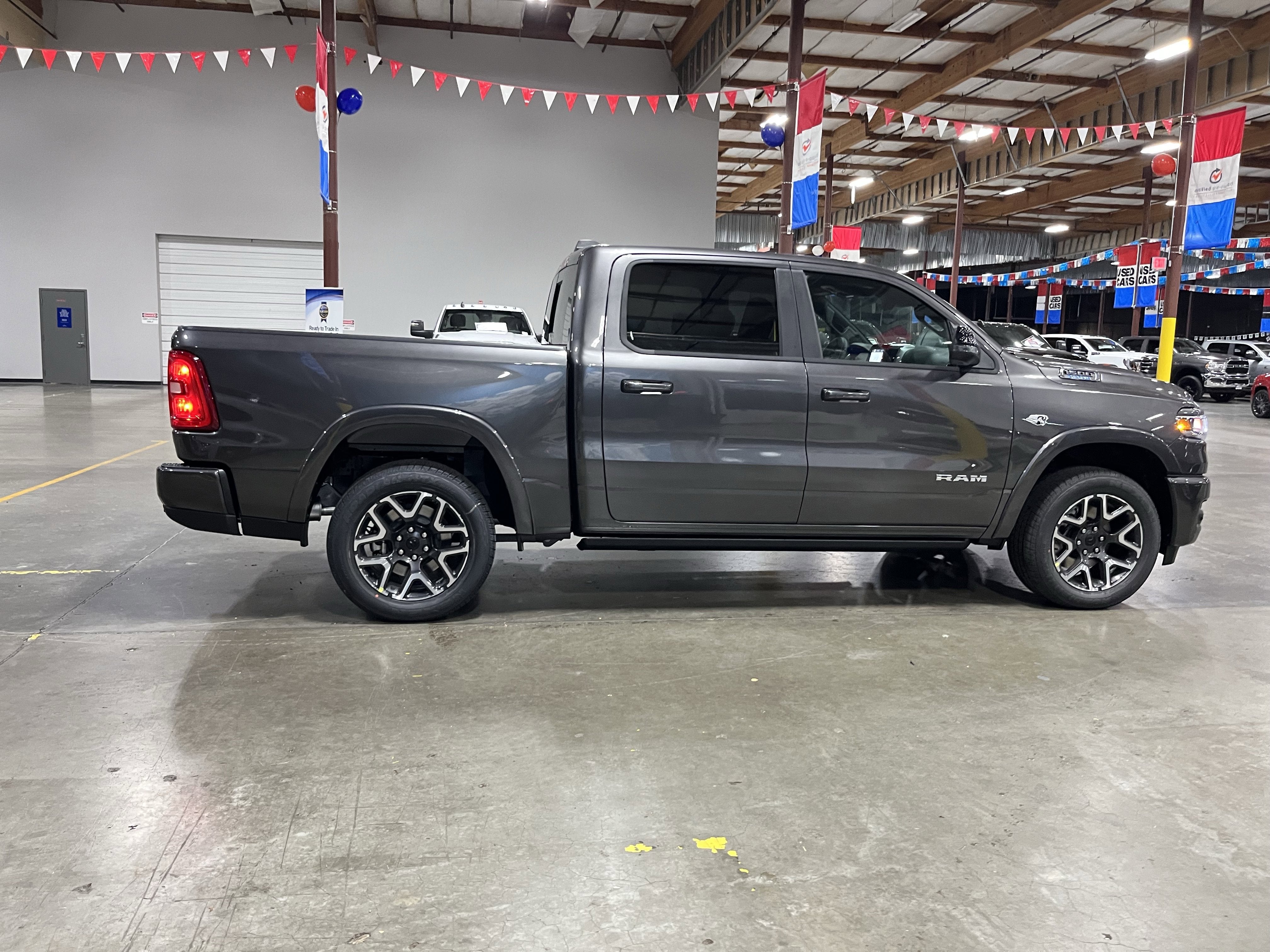 2026 RAM Ram 1500 RAM 1500 LARAMIE CREW CAB 4X4 5'7' BOX