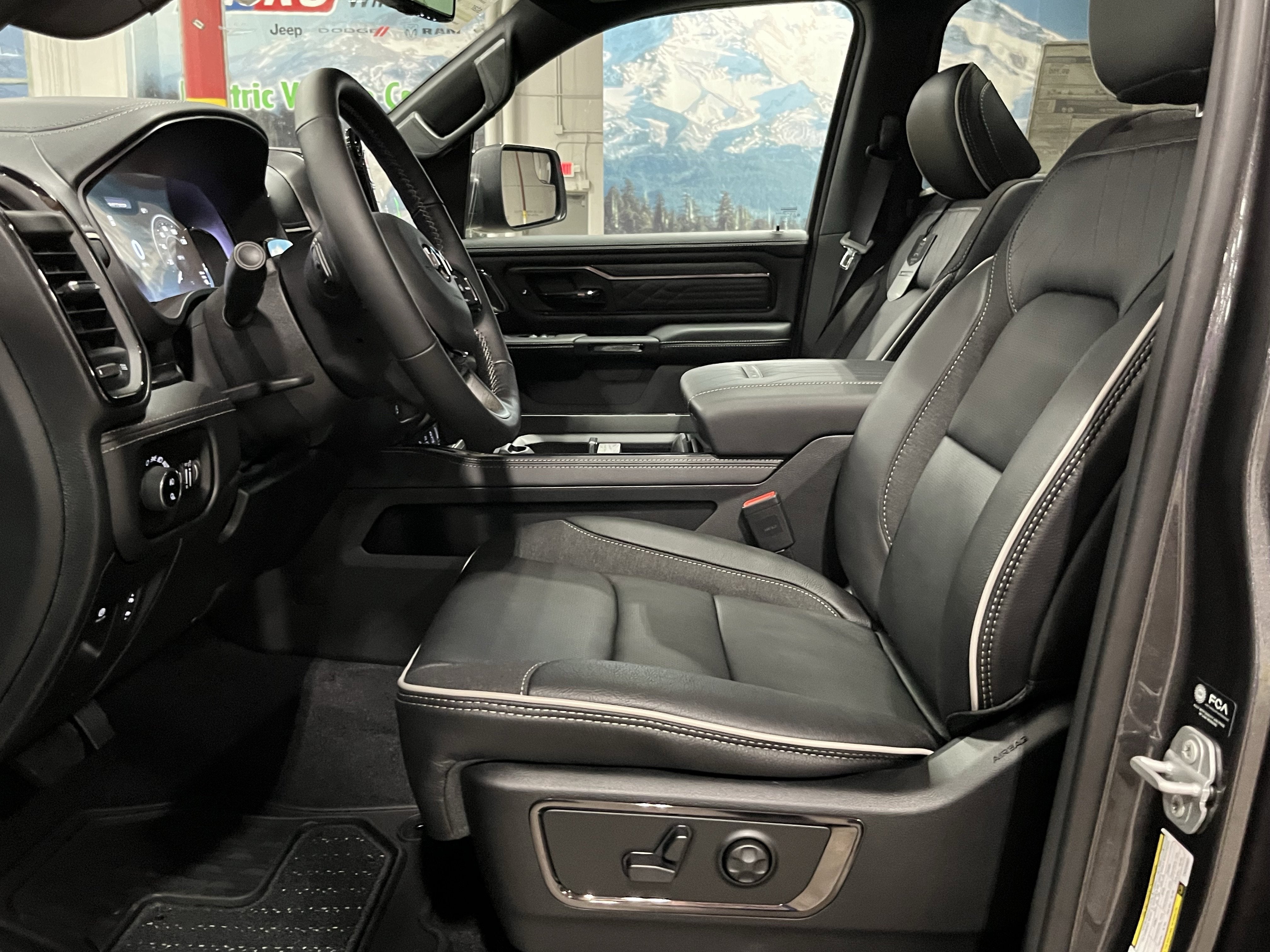 2026 RAM Ram 1500 RAM 1500 LIMITED CREW CAB 4X4 6'4' BOX