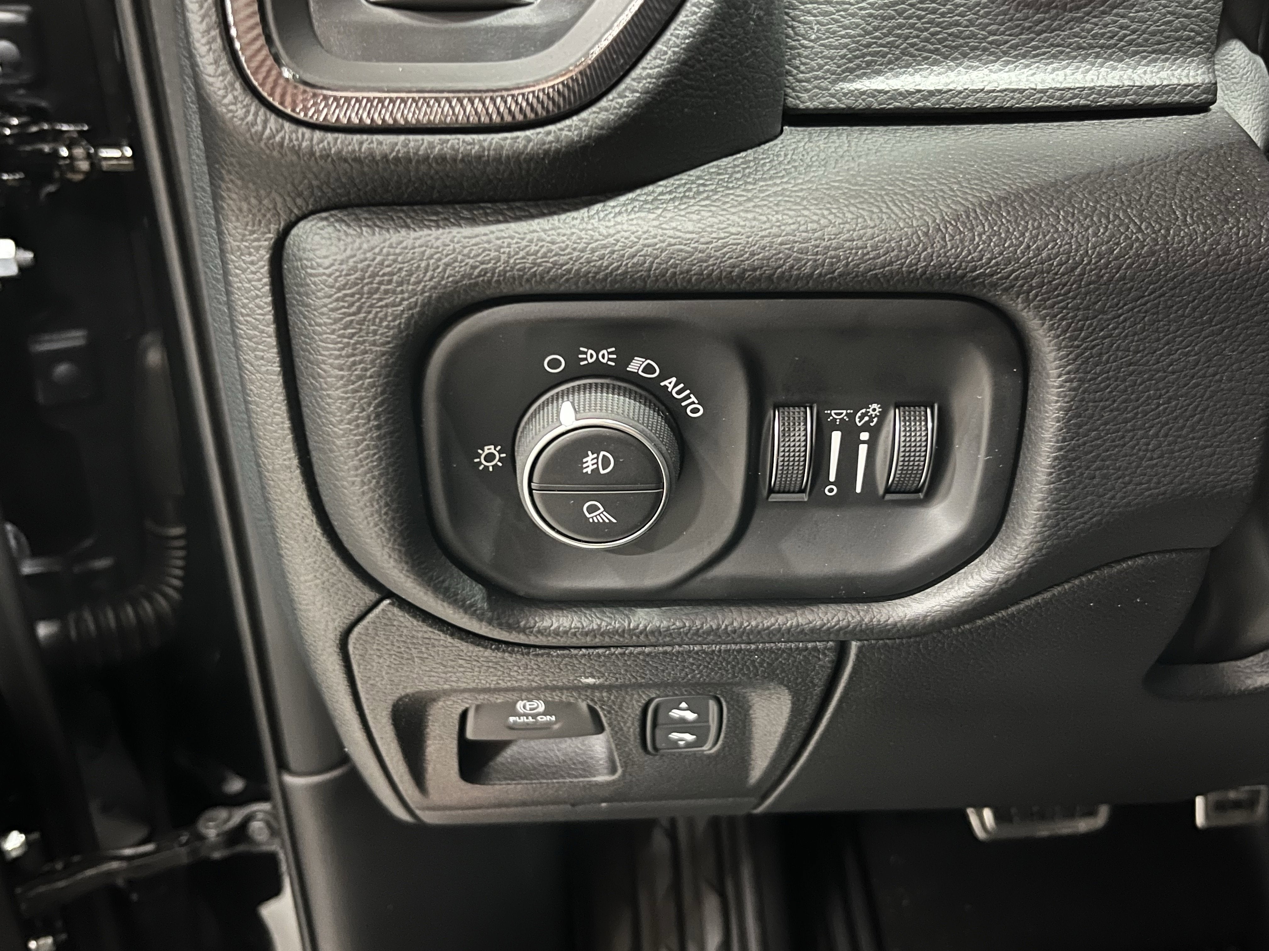 2026 RAM Ram 1500 RAM 1500 RHO CREW CAB 4X4 5'7' BOX