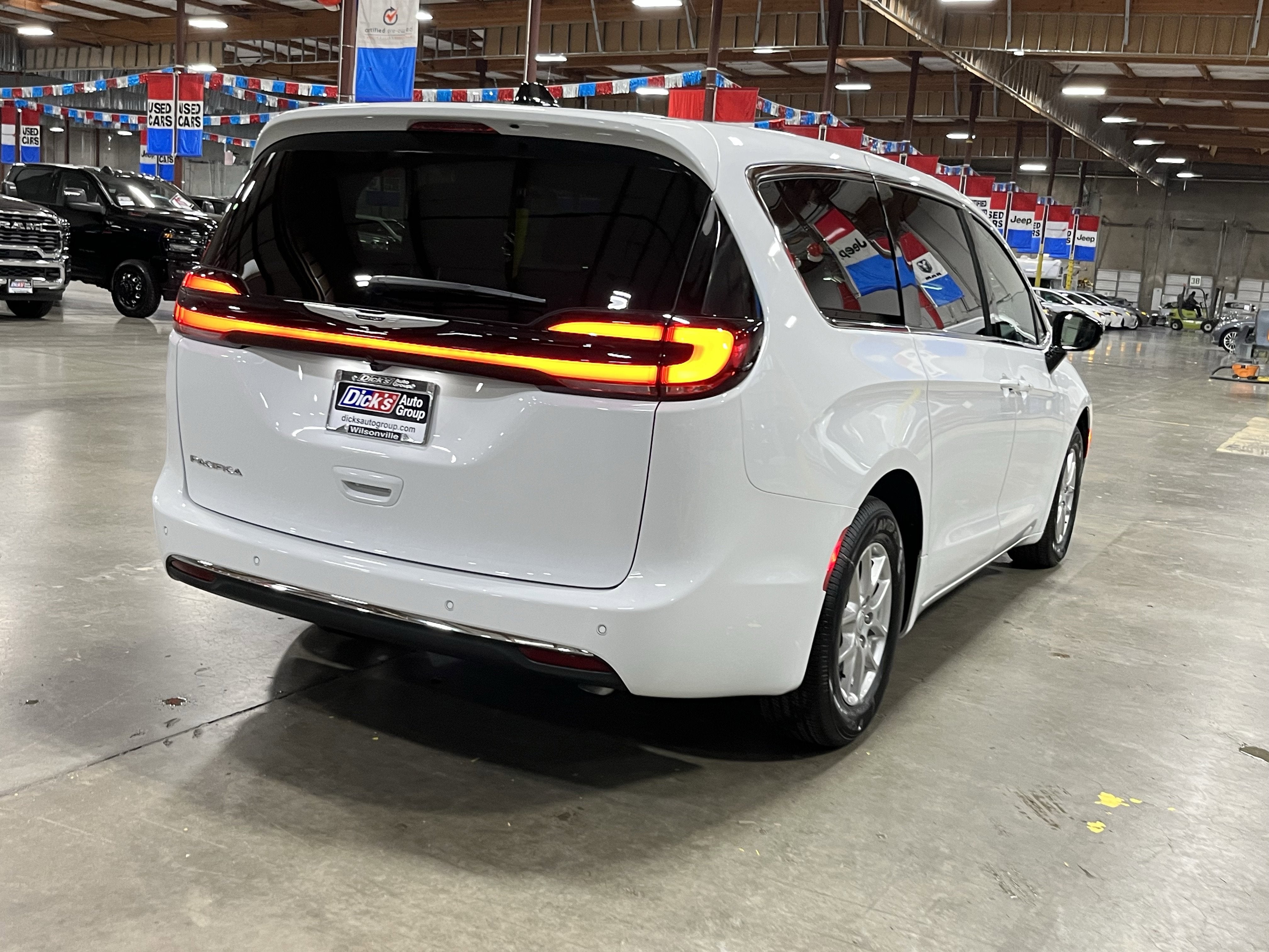 2026 Chrysler Pacifica PACIFICA SELECT