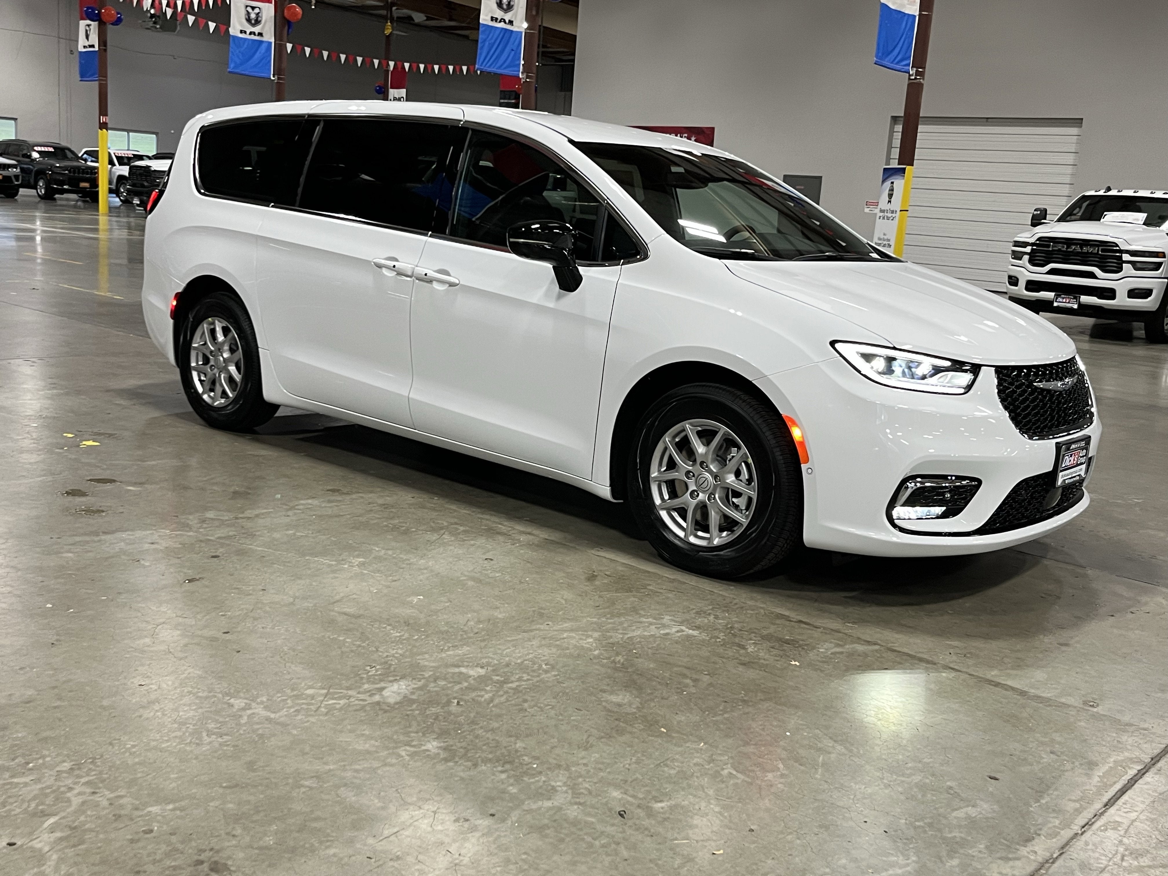 2026 Chrysler Pacifica PACIFICA SELECT