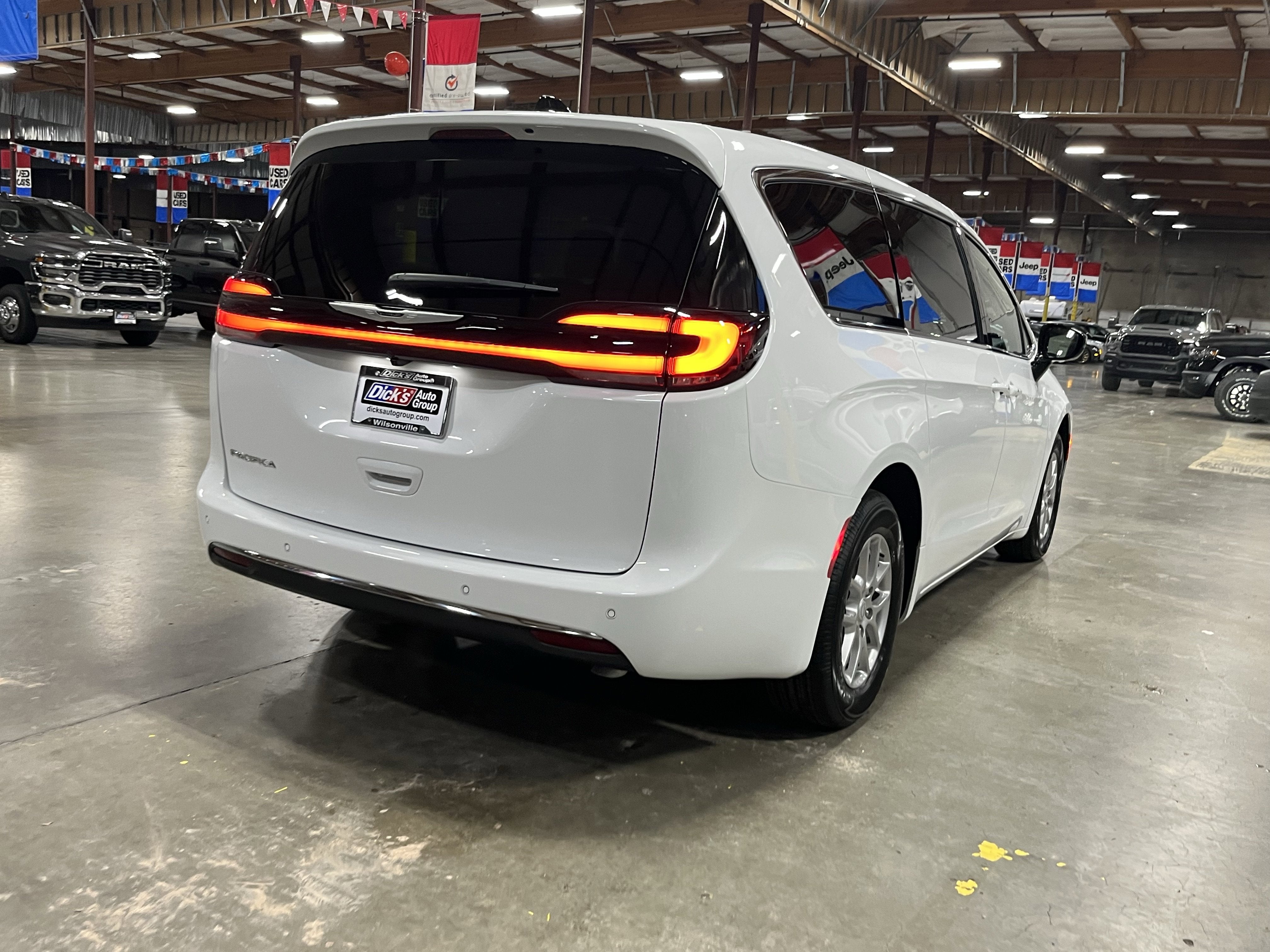 2026 Chrysler Pacifica PACIFICA SELECT