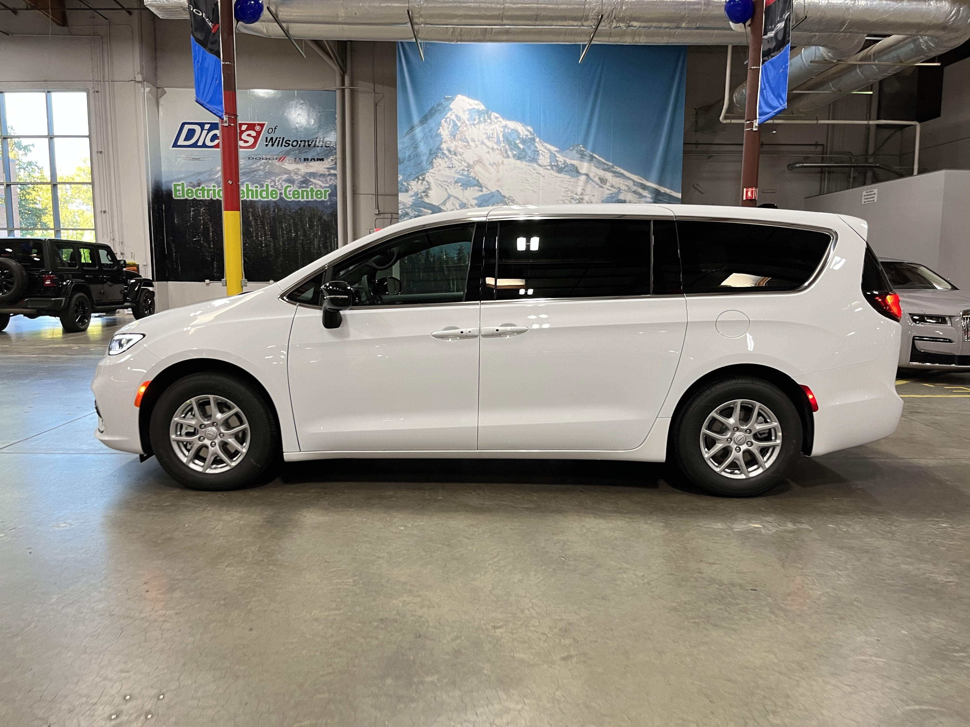 2026 Chrysler Pacifica PACIFICA SELECT
