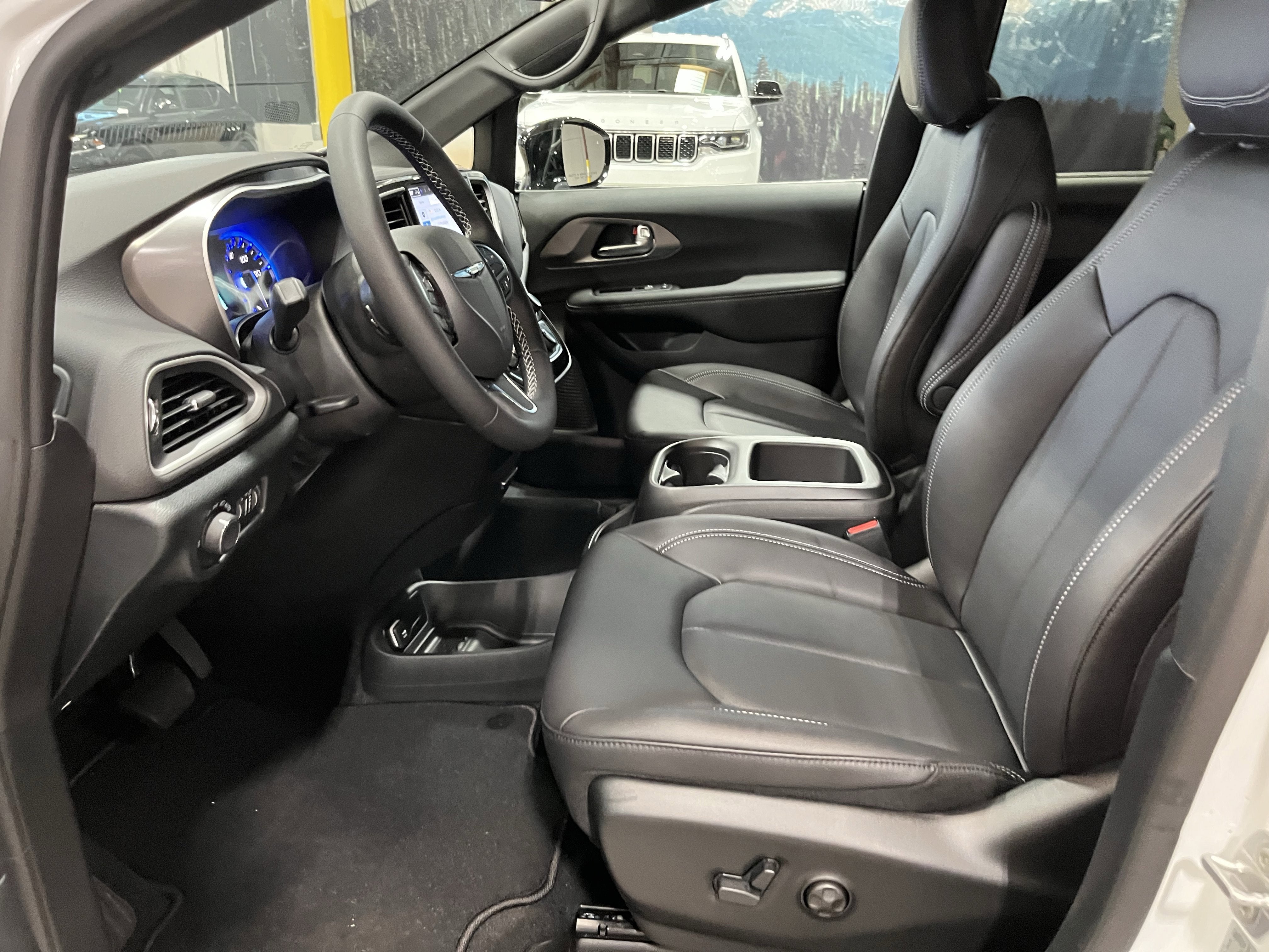 2026 Chrysler Voyager VOYAGER LX