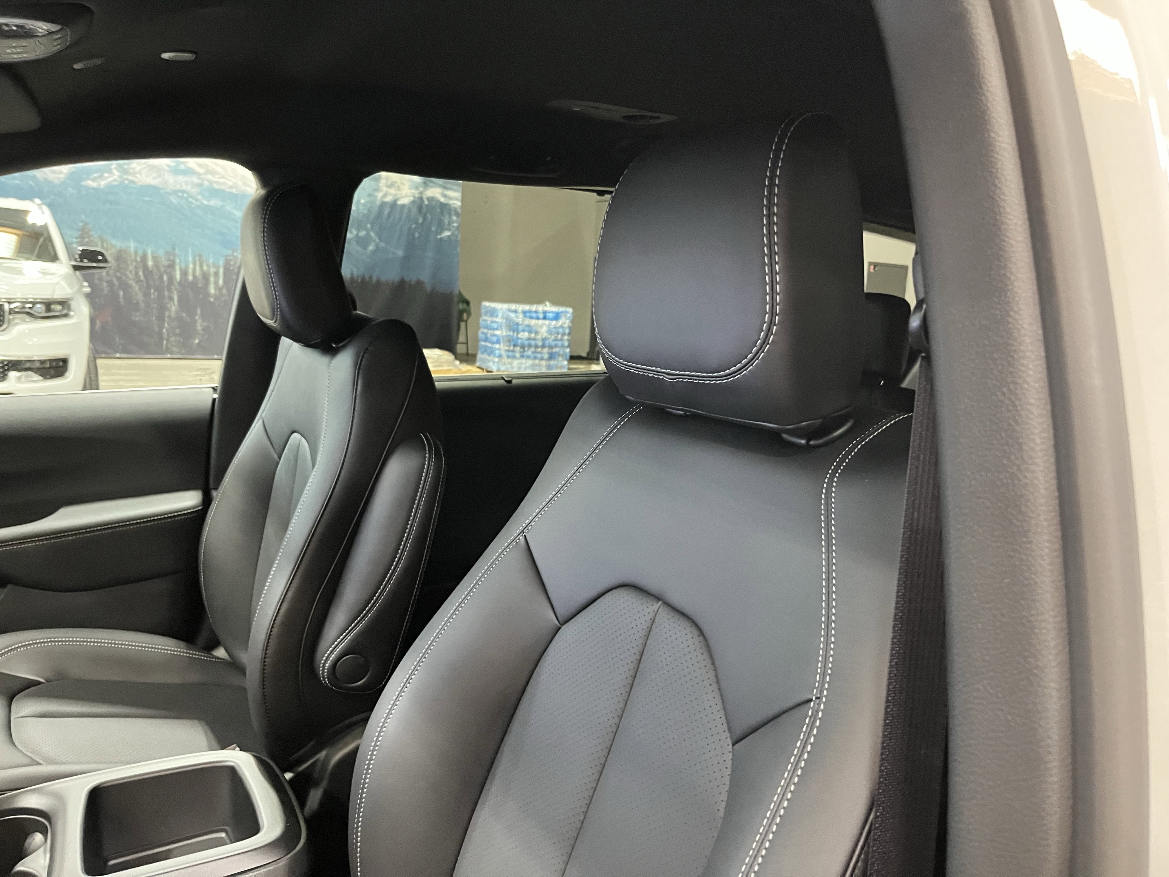 2026 Chrysler Voyager VOYAGER LX