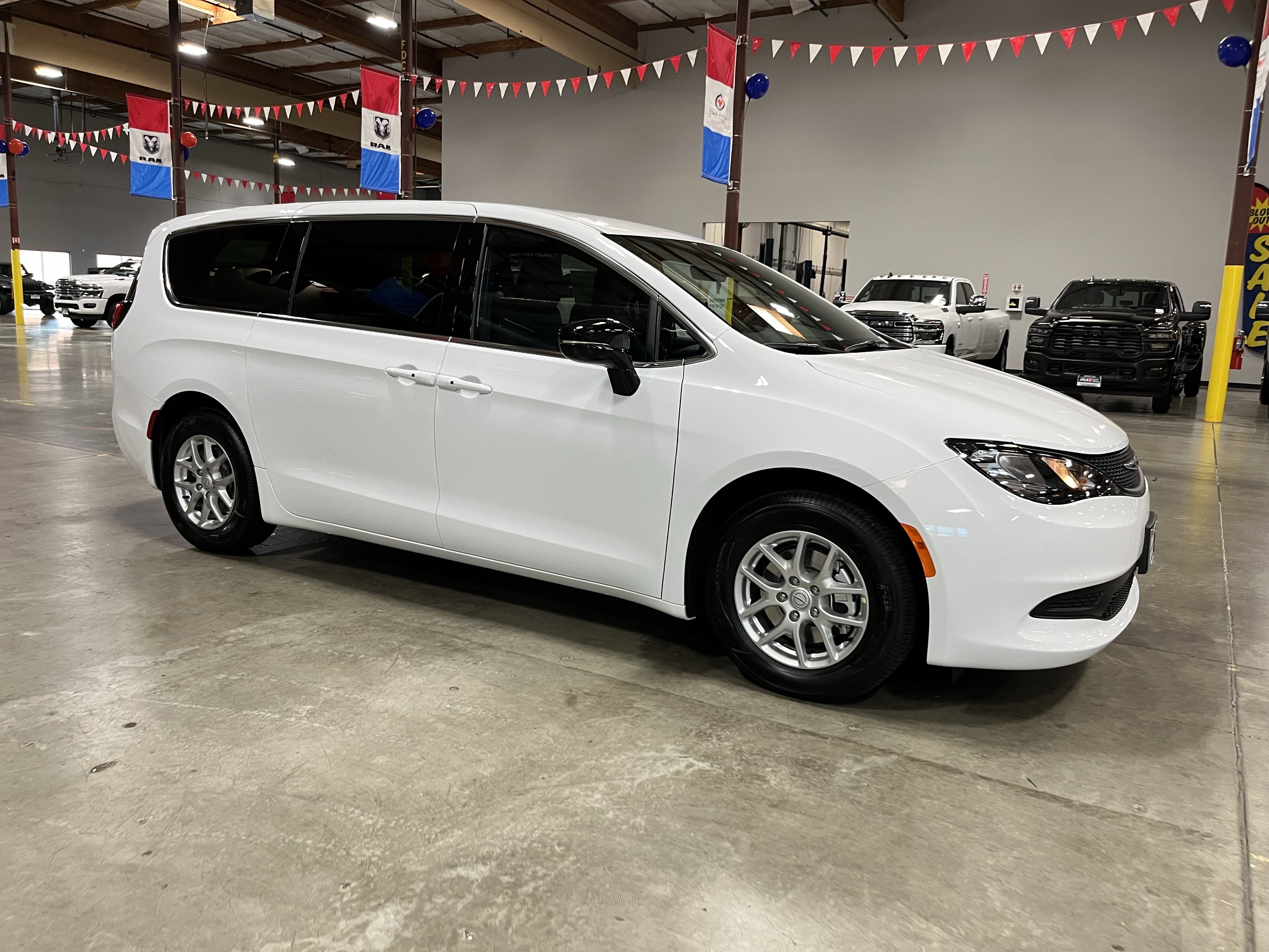 2026 Chrysler Voyager VOYAGER LX