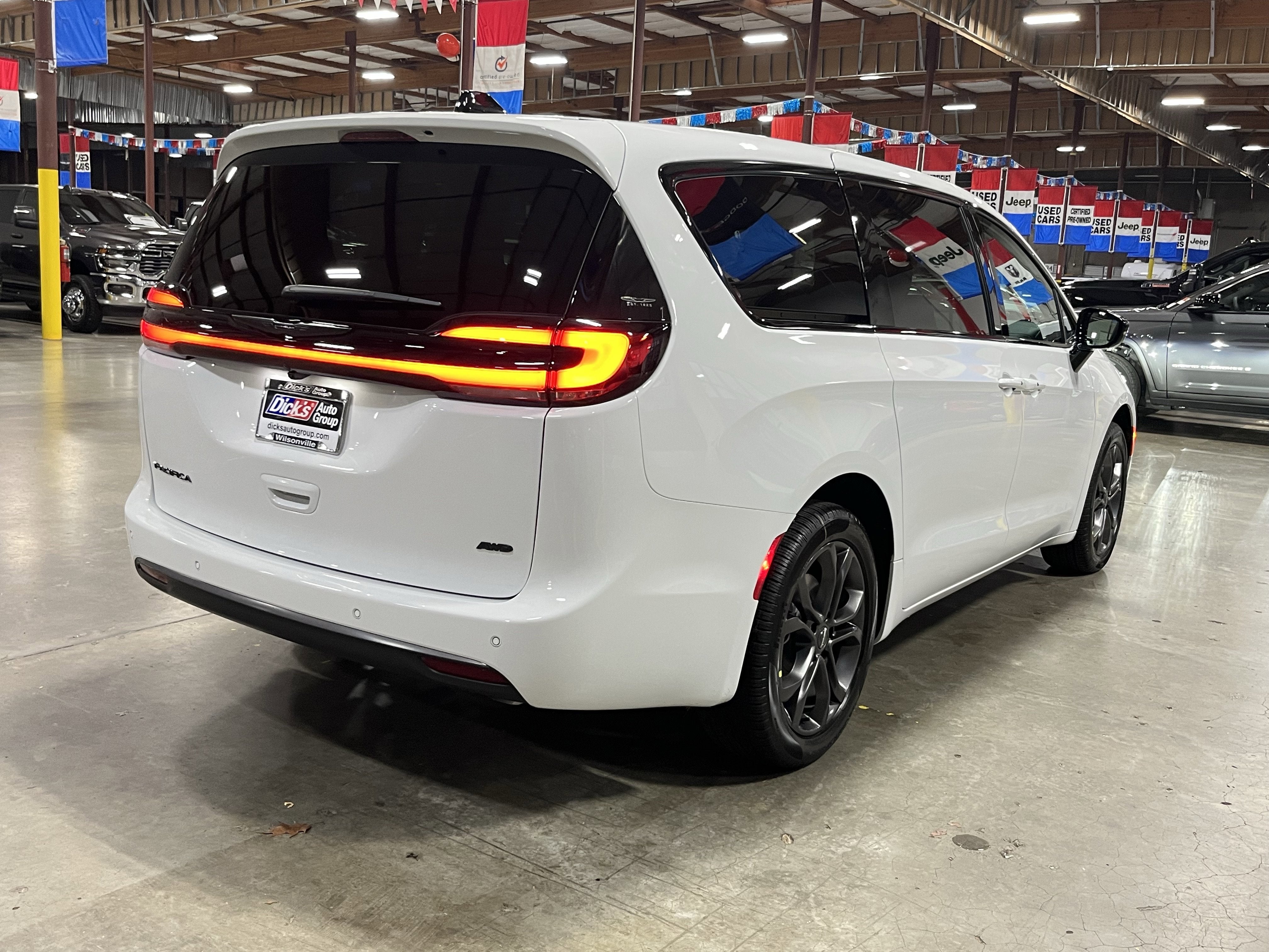 2026 Chrysler Pacifica PACIFICA SELECT AWD
