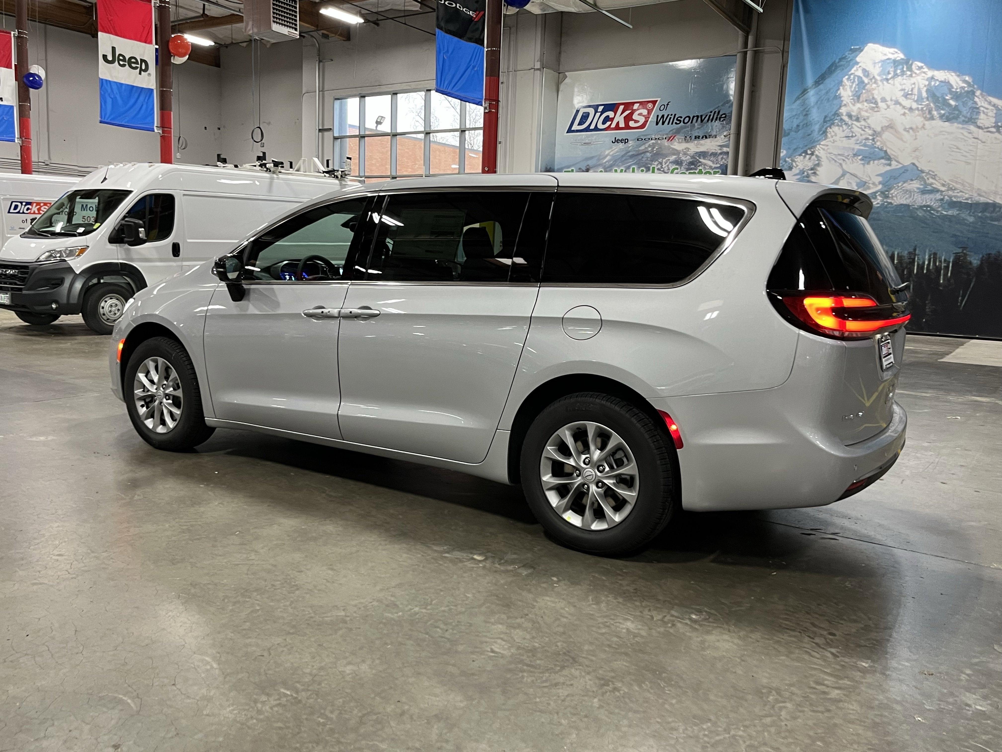 2026 Chrysler Pacifica PACIFICA SELECT AWD