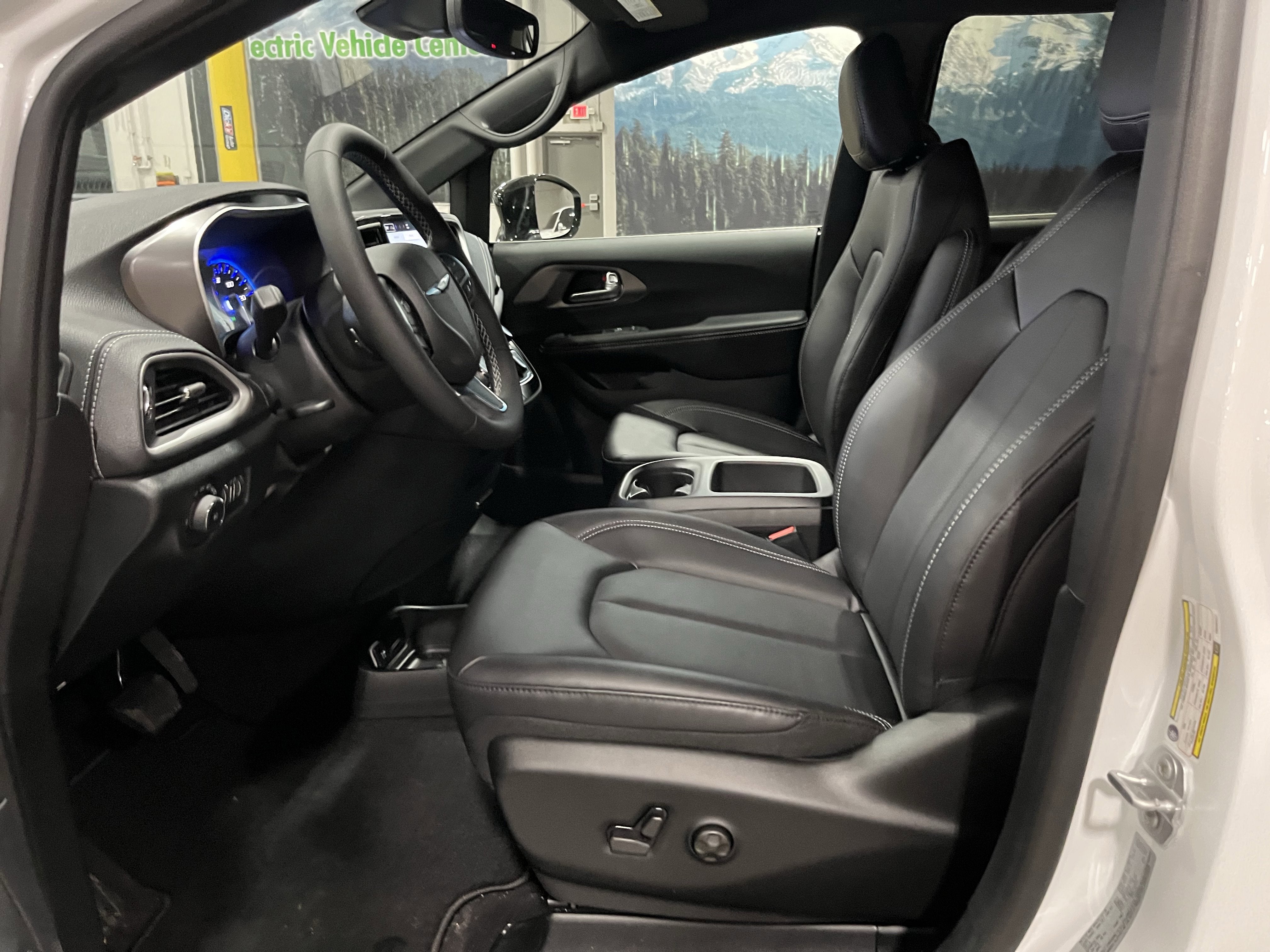 2026 Chrysler Pacifica PACIFICA SELECT AWD