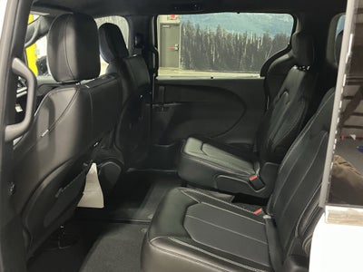 2026 Chrysler Pacifica PACIFICA SELECT AWD