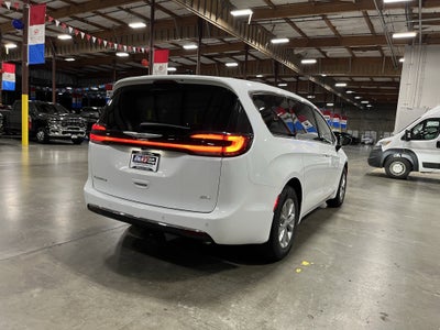 2026 Chrysler Pacifica PACIFICA SELECT AWD
