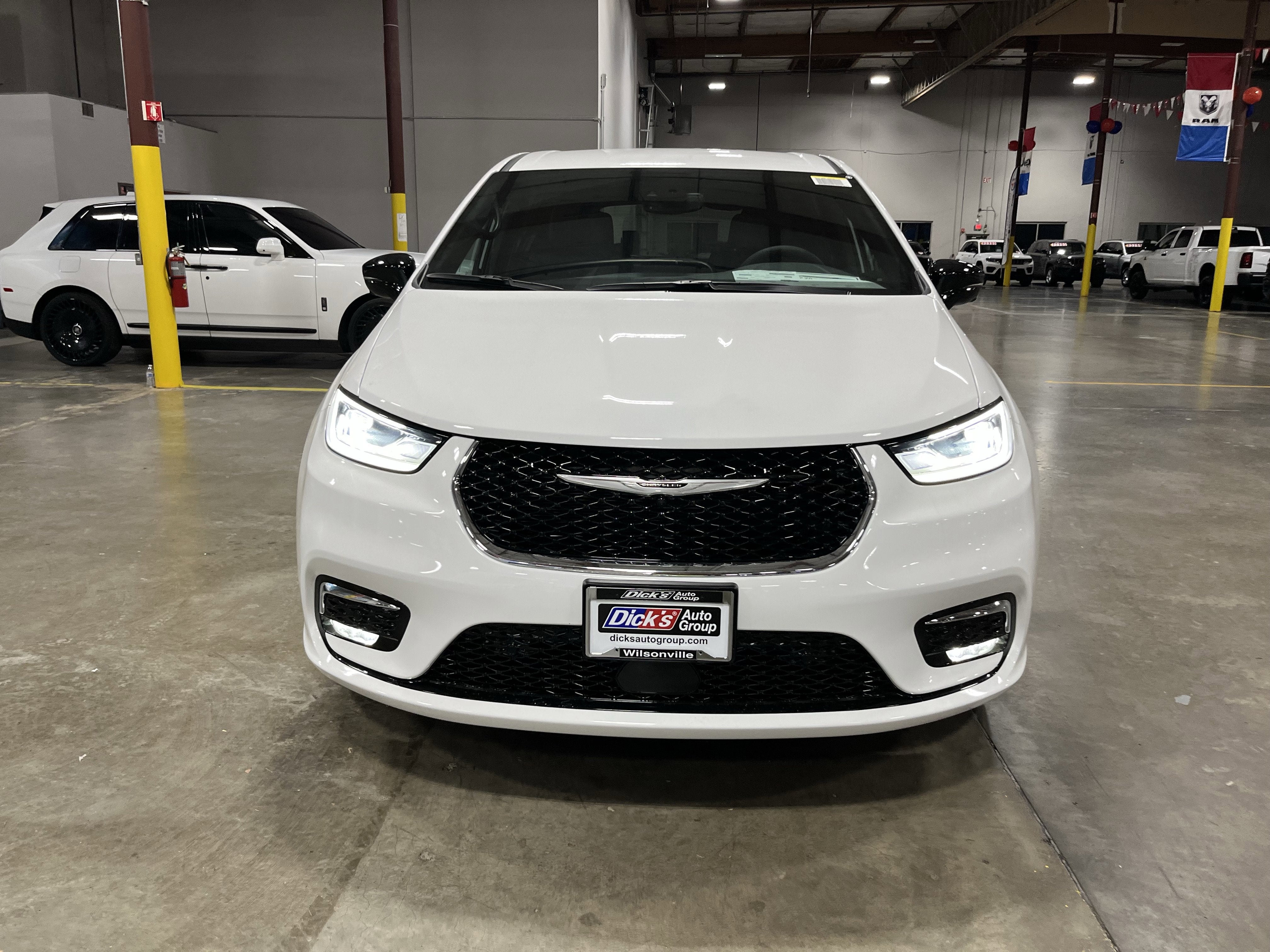 2026 Chrysler Pacifica PACIFICA SELECT AWD