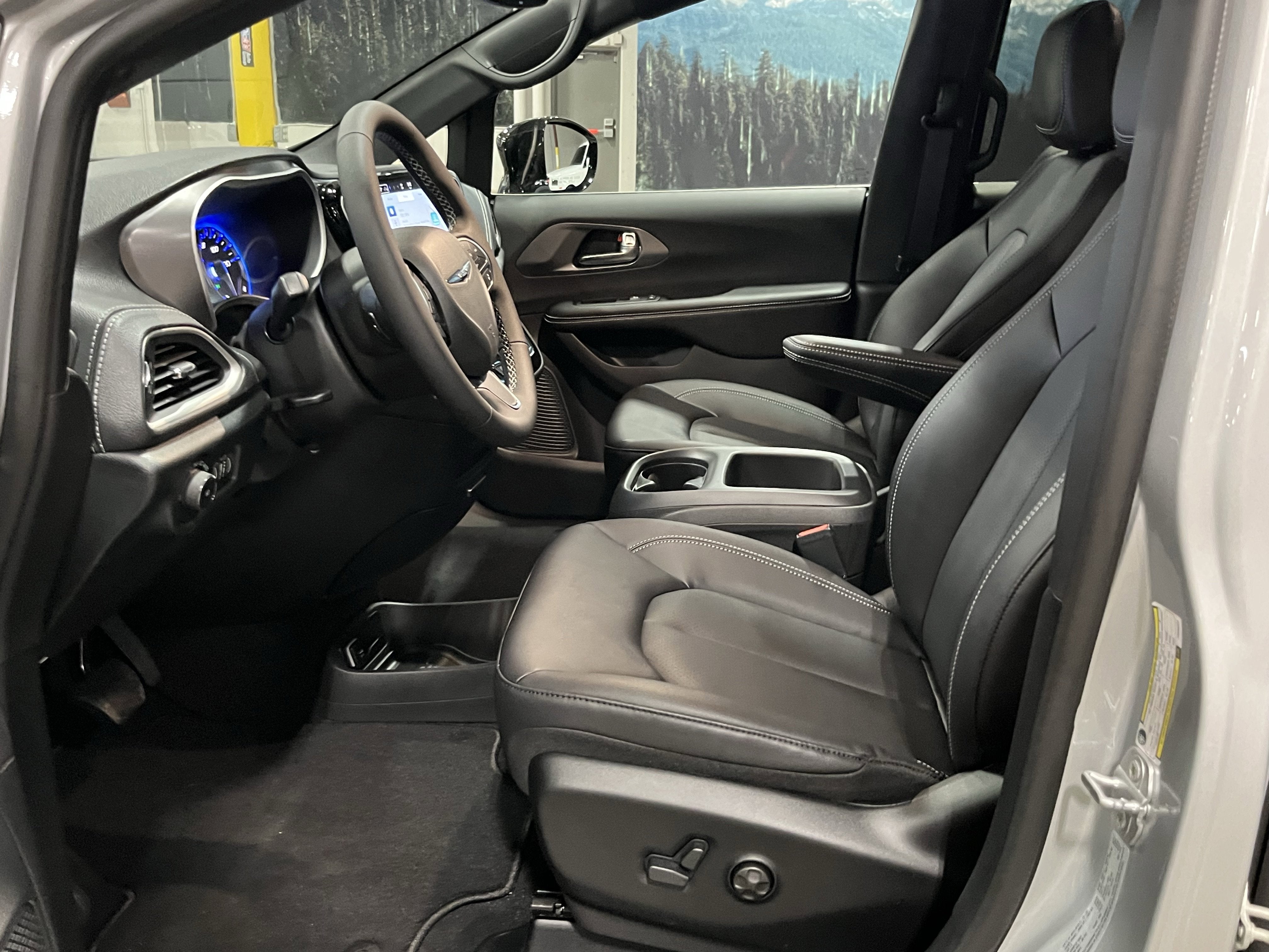 2026 Chrysler Pacifica PACIFICA SELECT AWD