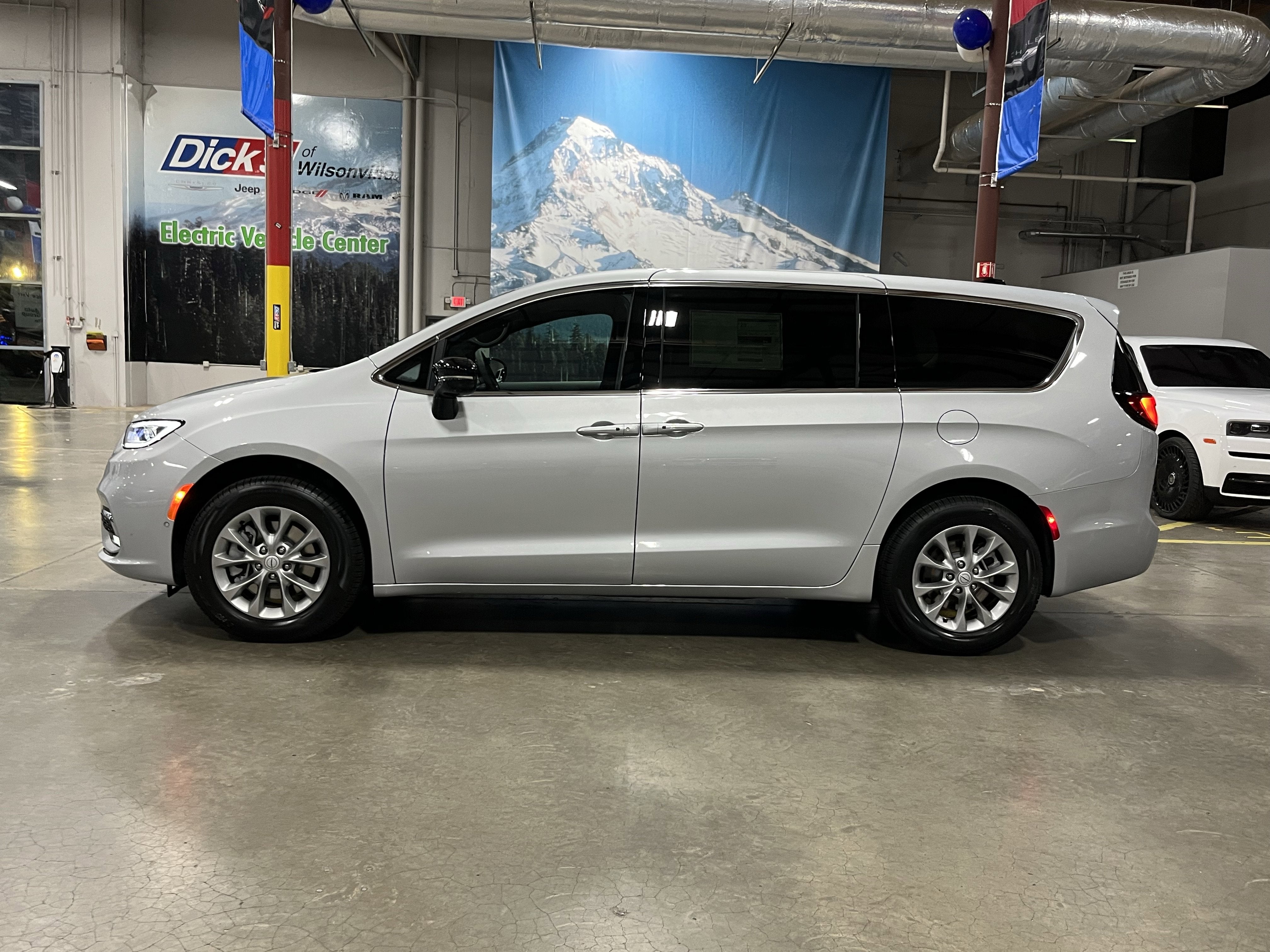 2026 Chrysler Pacifica PACIFICA SELECT AWD
