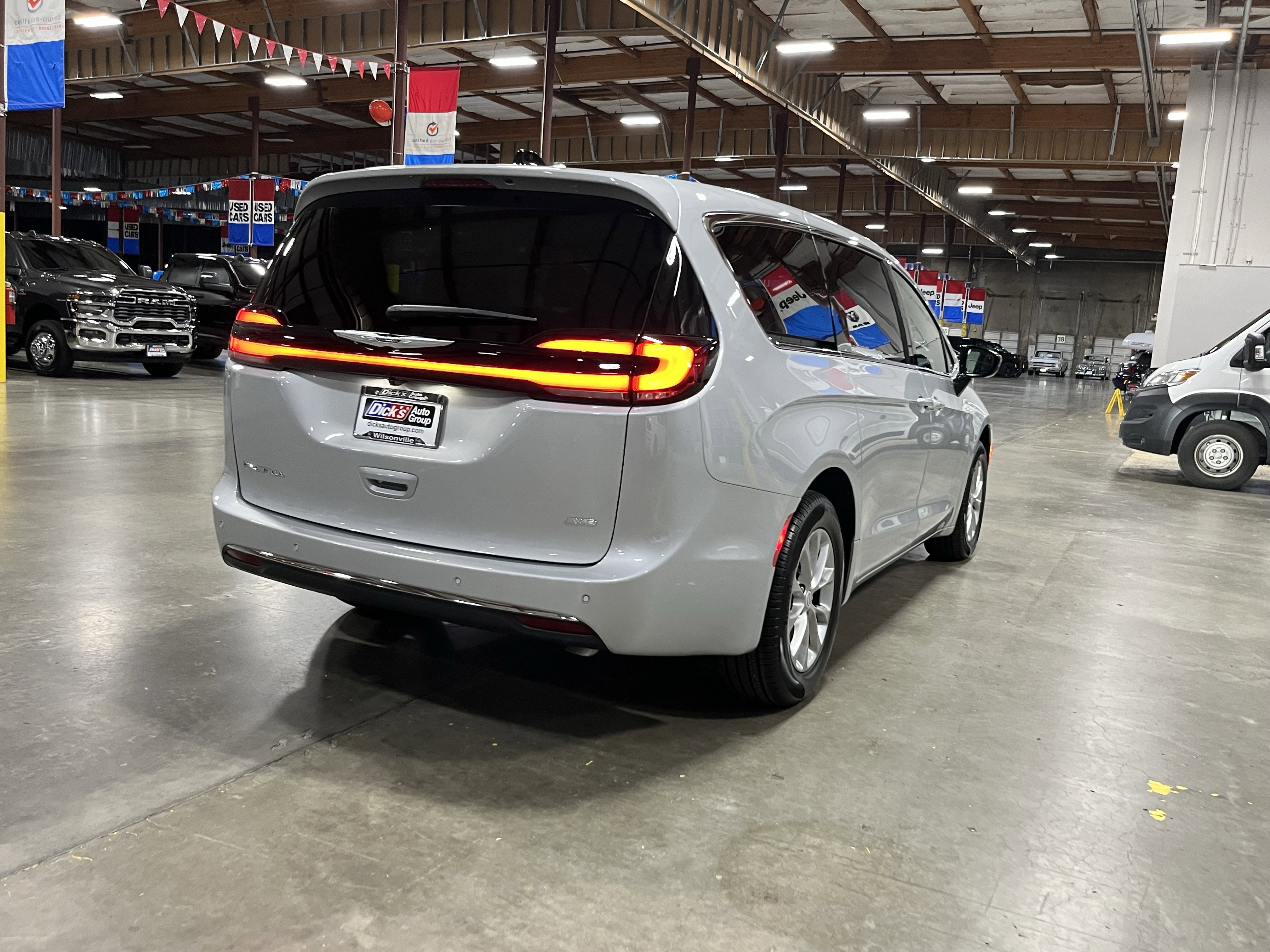 2026 Chrysler Pacifica PACIFICA SELECT AWD