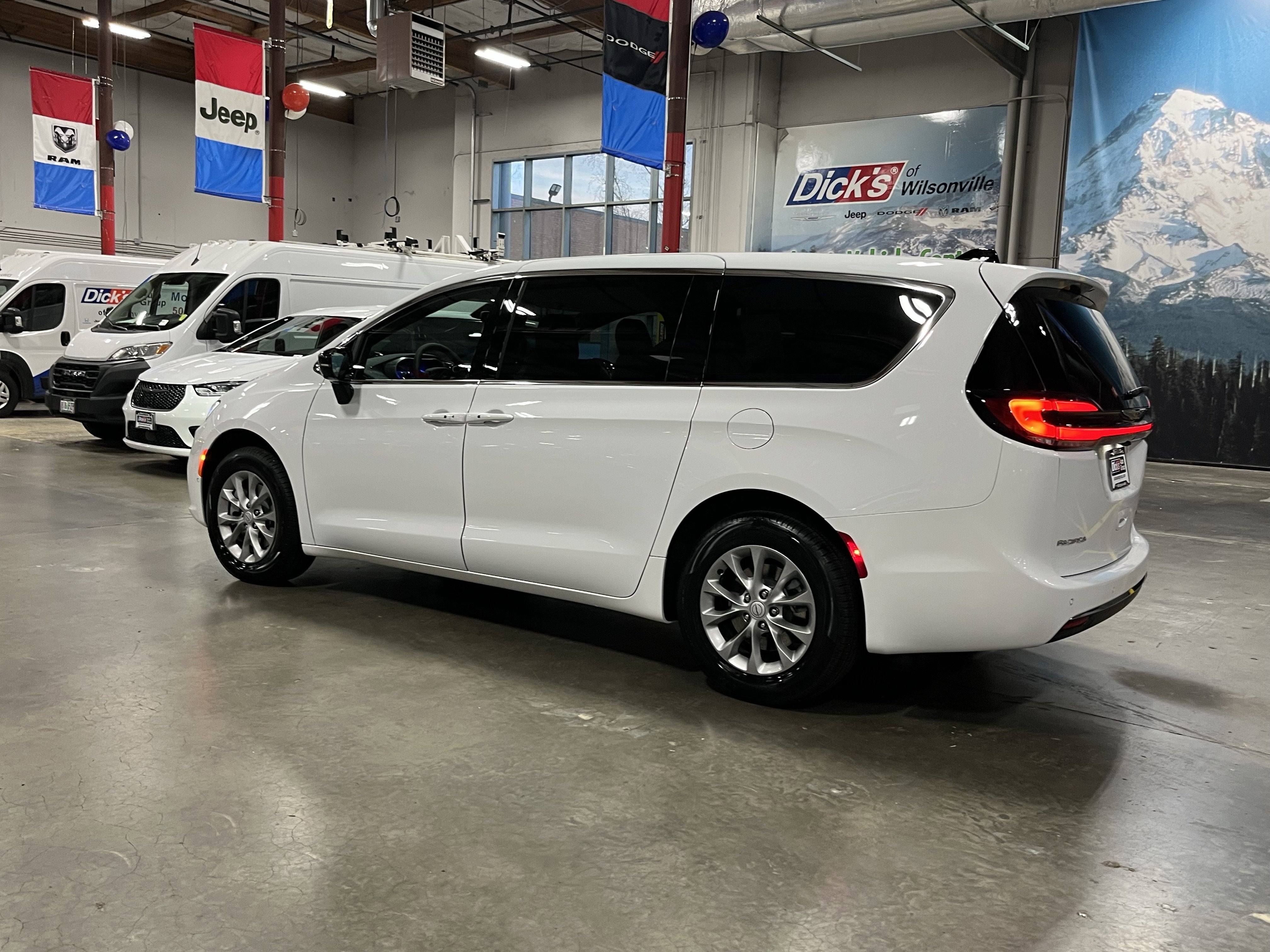 2026 Chrysler Pacifica PACIFICA SELECT AWD