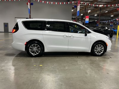 2026 Chrysler Pacifica PACIFICA SELECT AWD