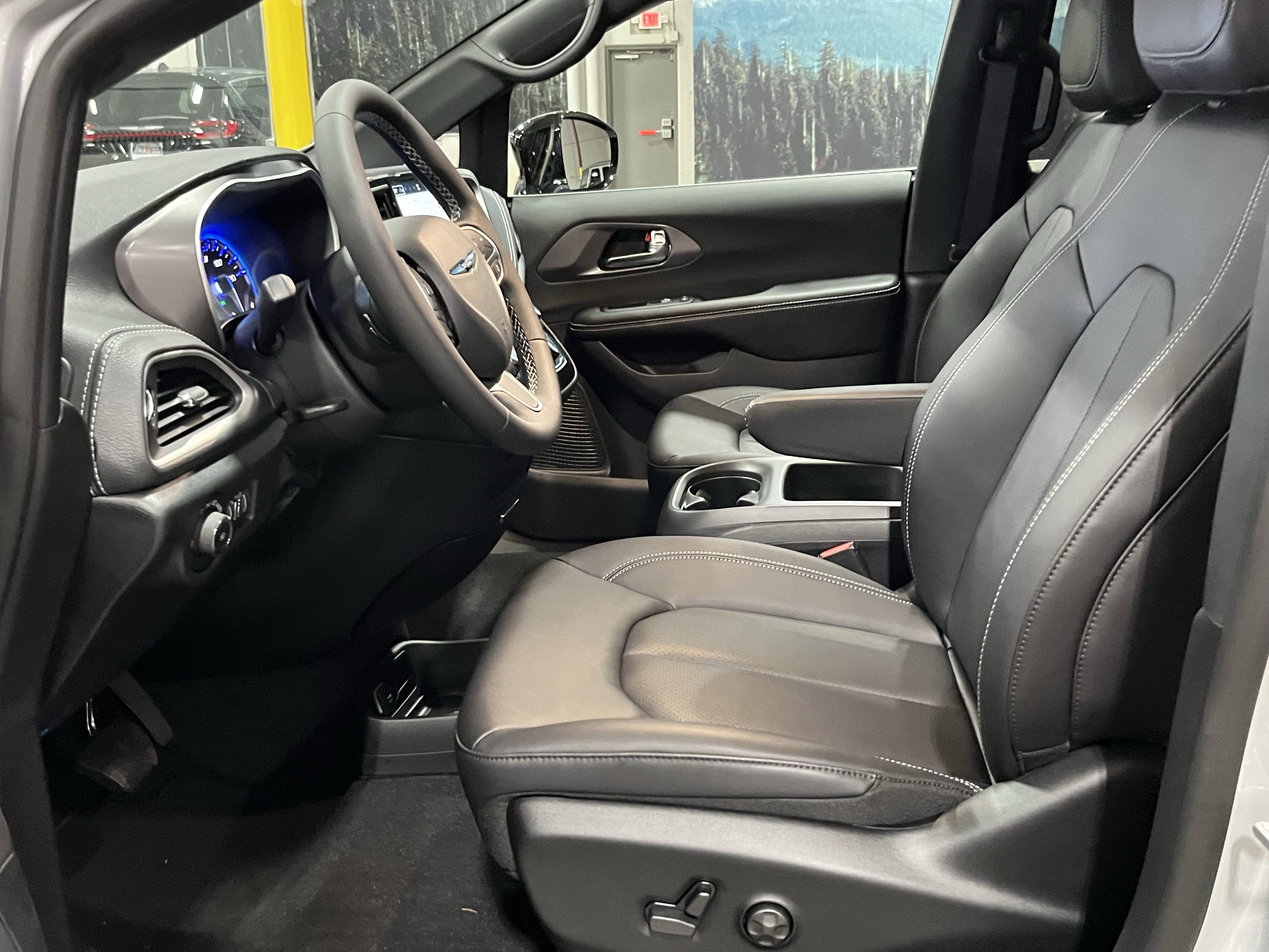 2026 Chrysler Pacifica PACIFICA SELECT AWD