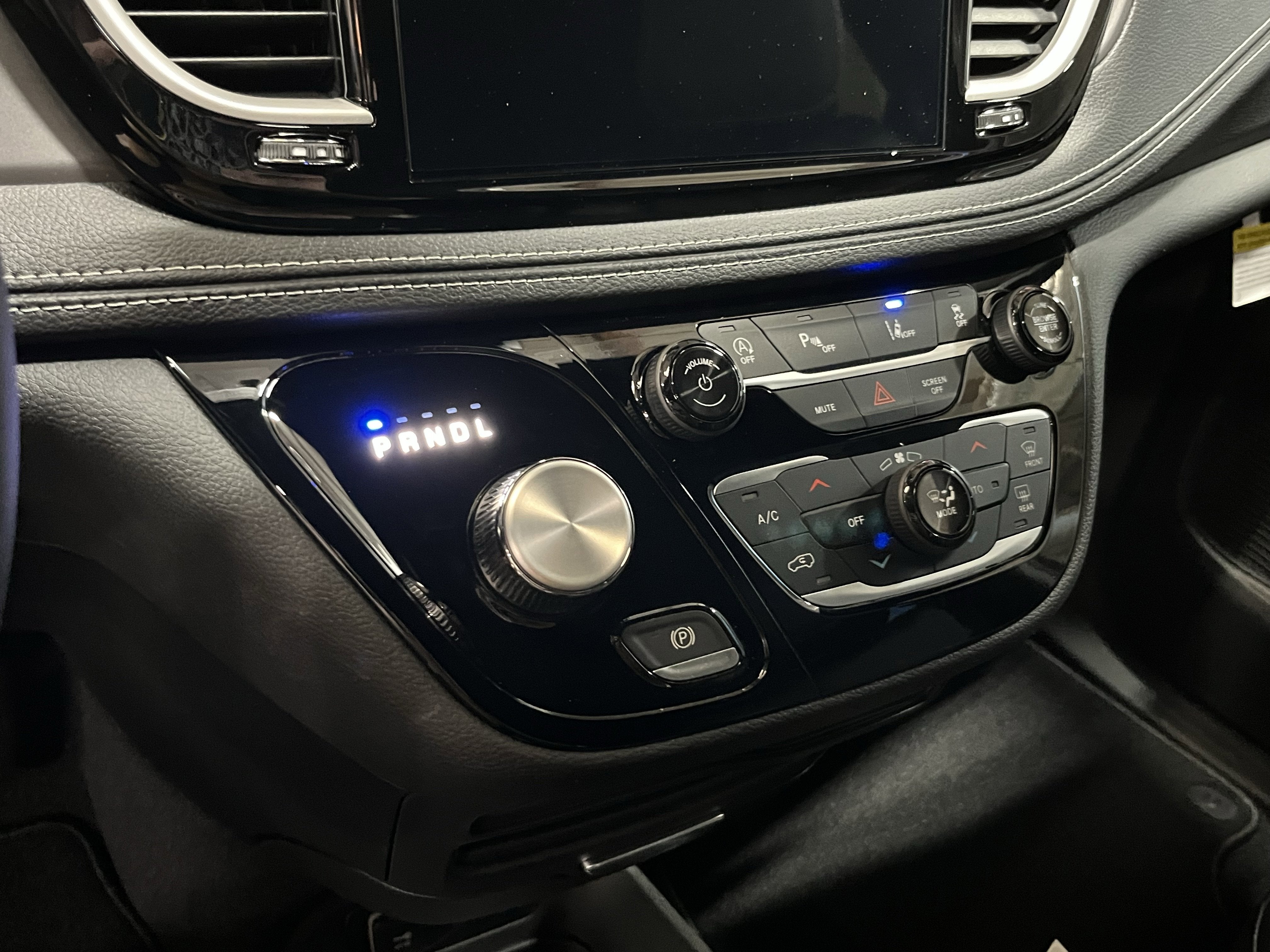 2026 Chrysler Pacifica PACIFICA SELECT AWD