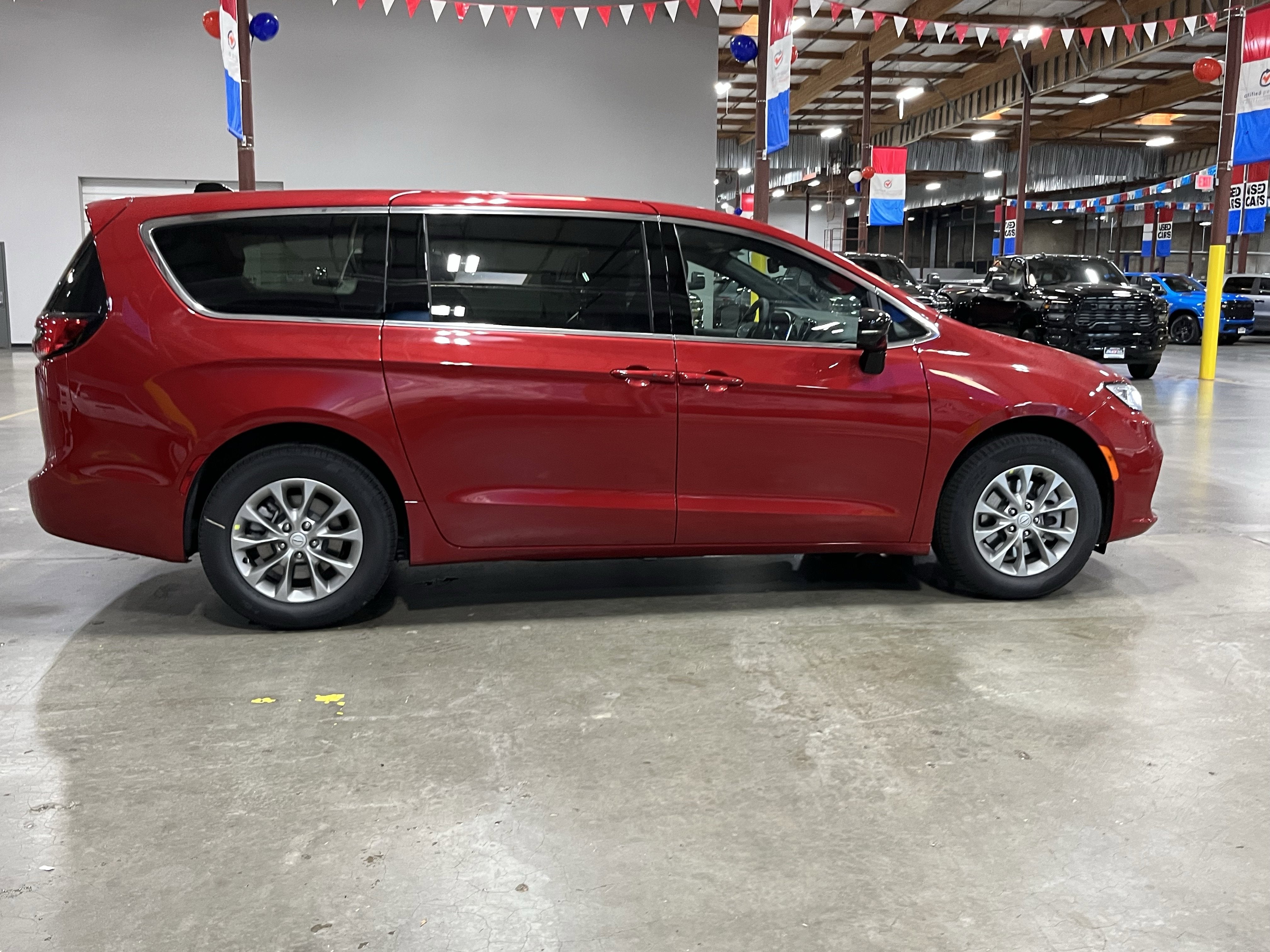 2026 Chrysler Pacifica PACIFICA SELECT AWD