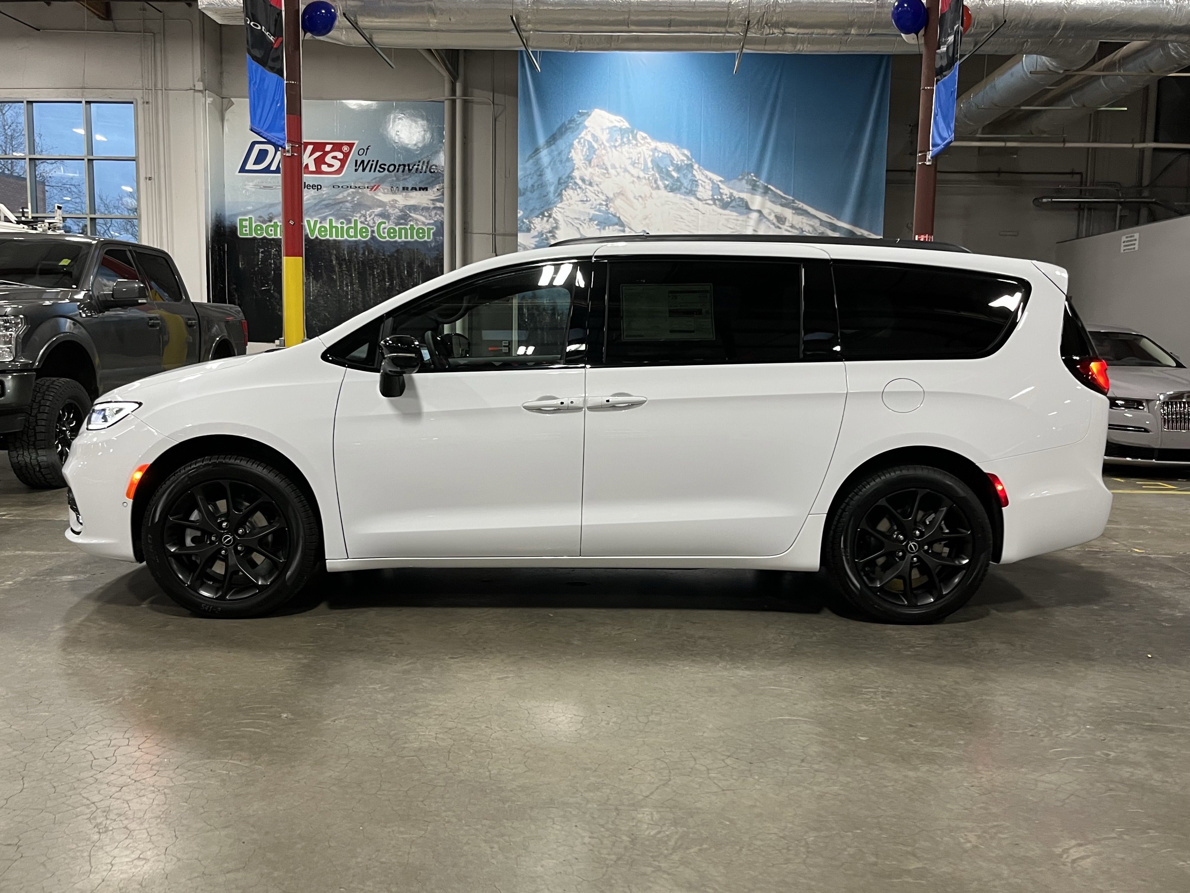 2026 Chrysler Pacifica PACIFICA LIMITED AWD
