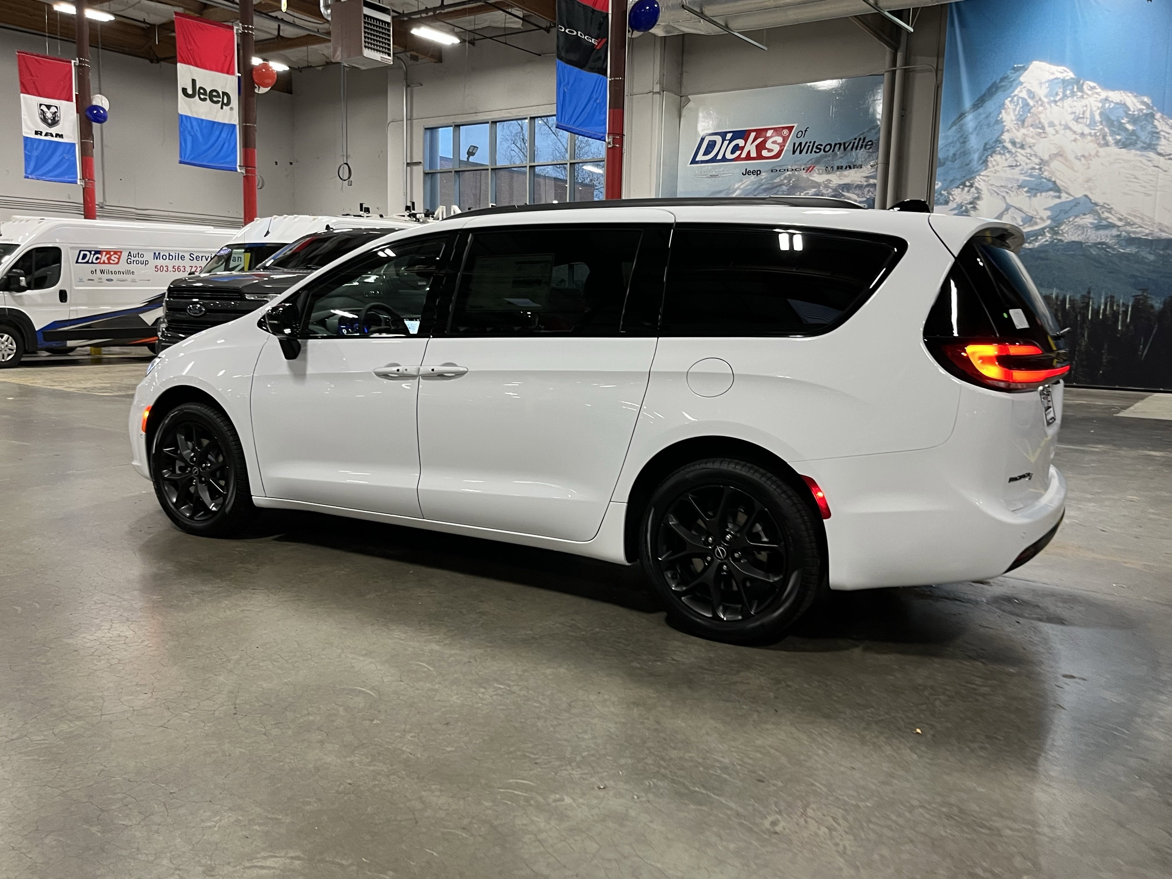 2026 Chrysler Pacifica PACIFICA LIMITED AWD