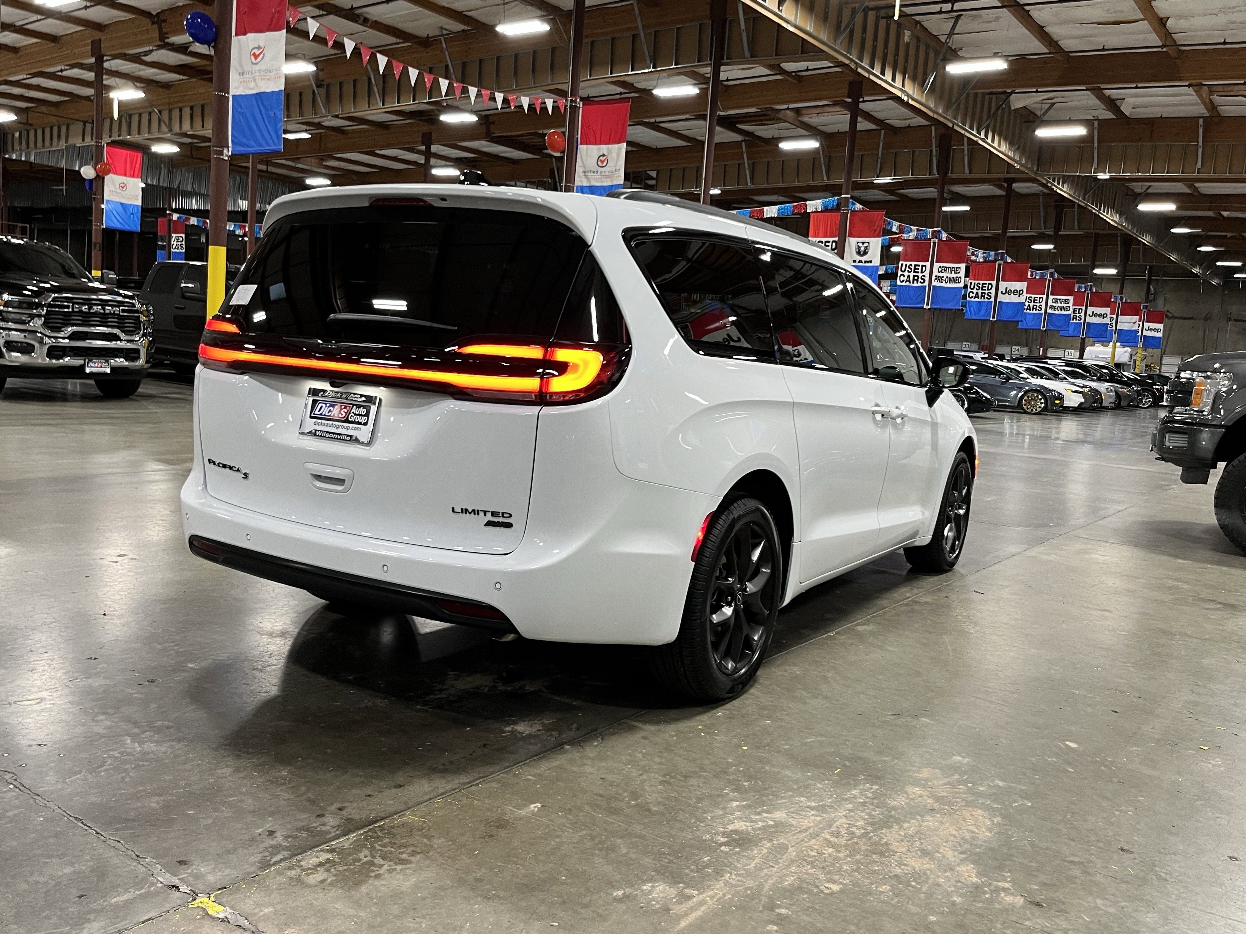 2026 Chrysler Pacifica PACIFICA LIMITED AWD