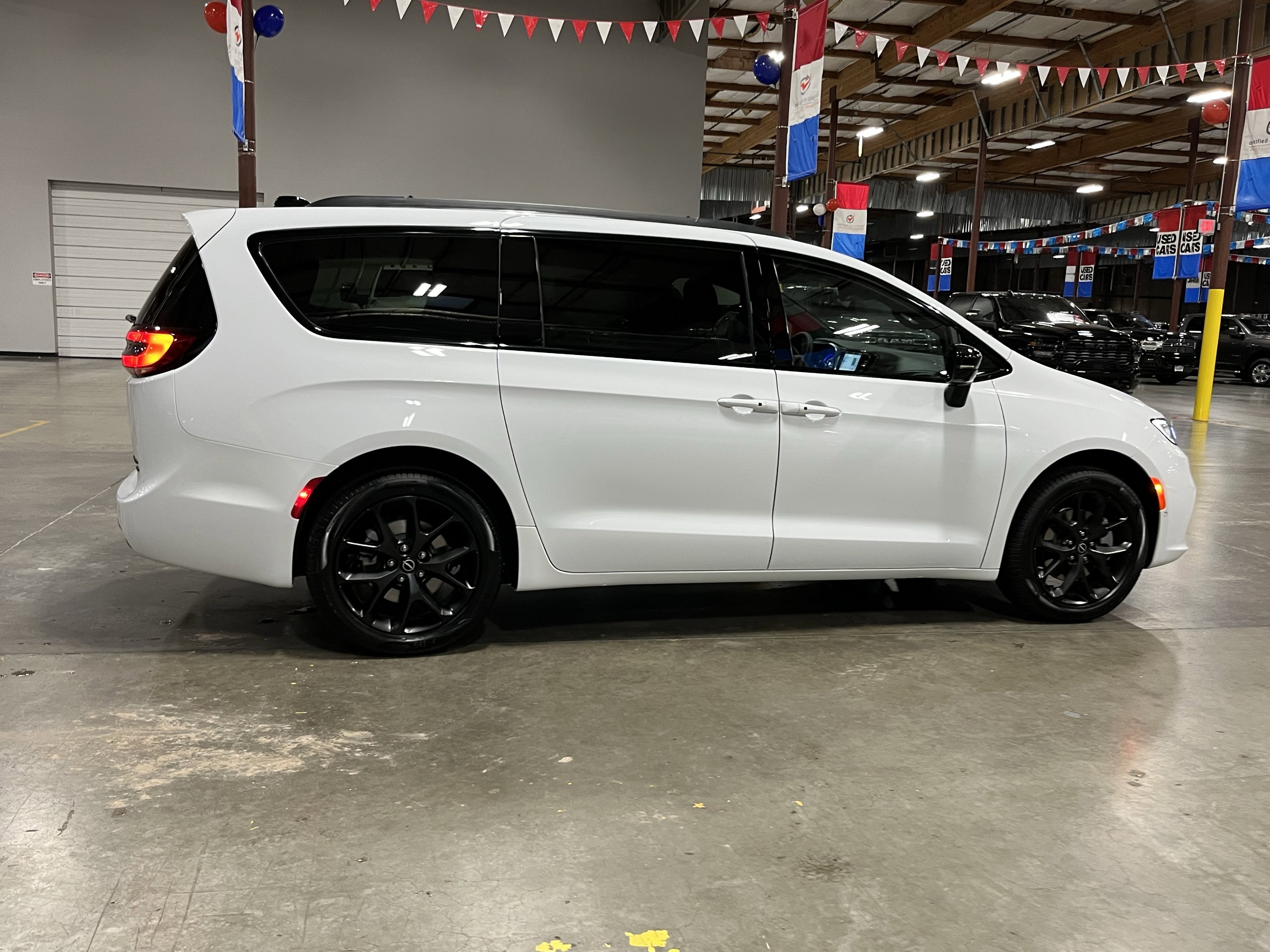 2026 Chrysler Pacifica PACIFICA LIMITED AWD